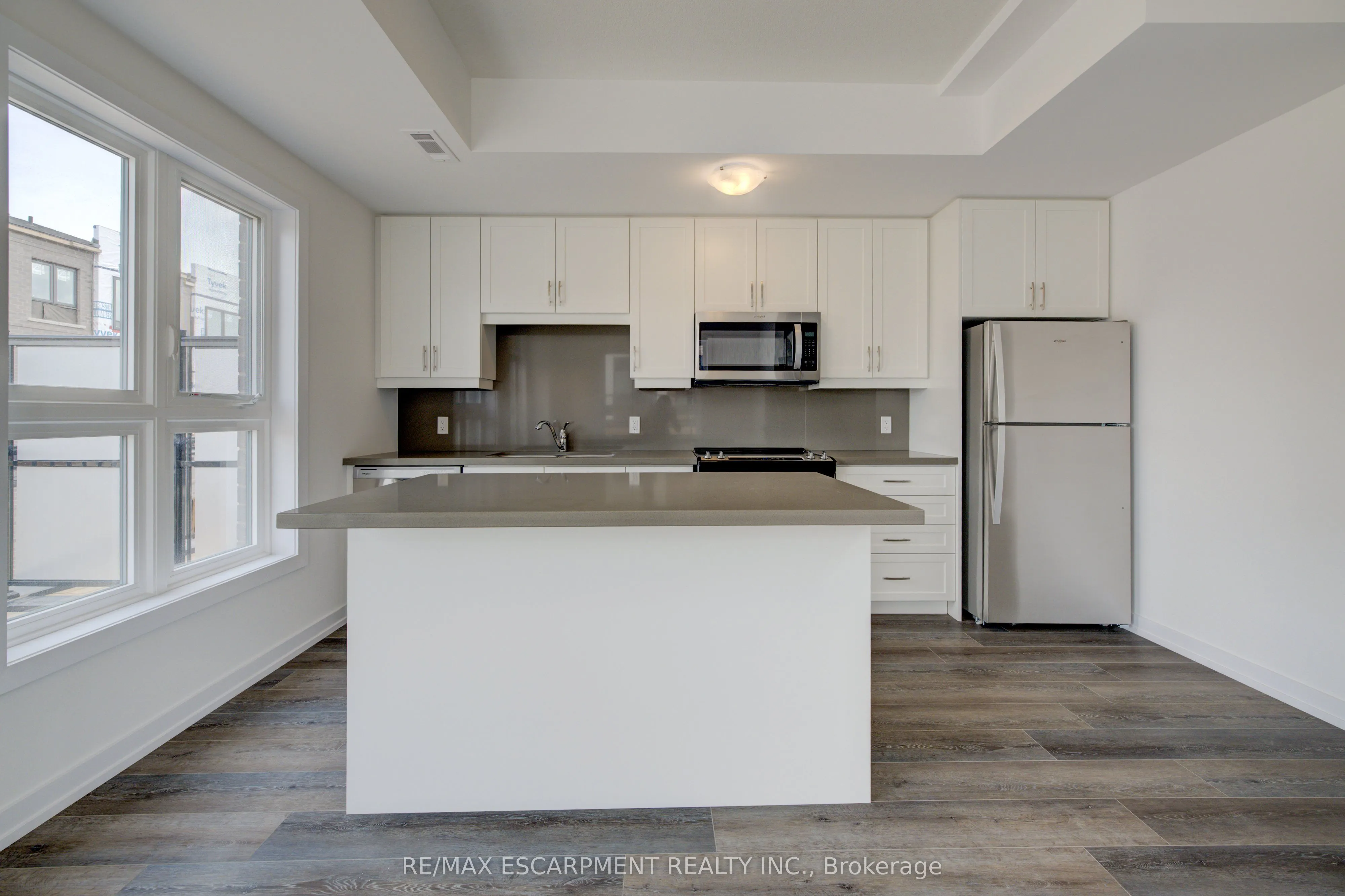 251 Burke Street, #195