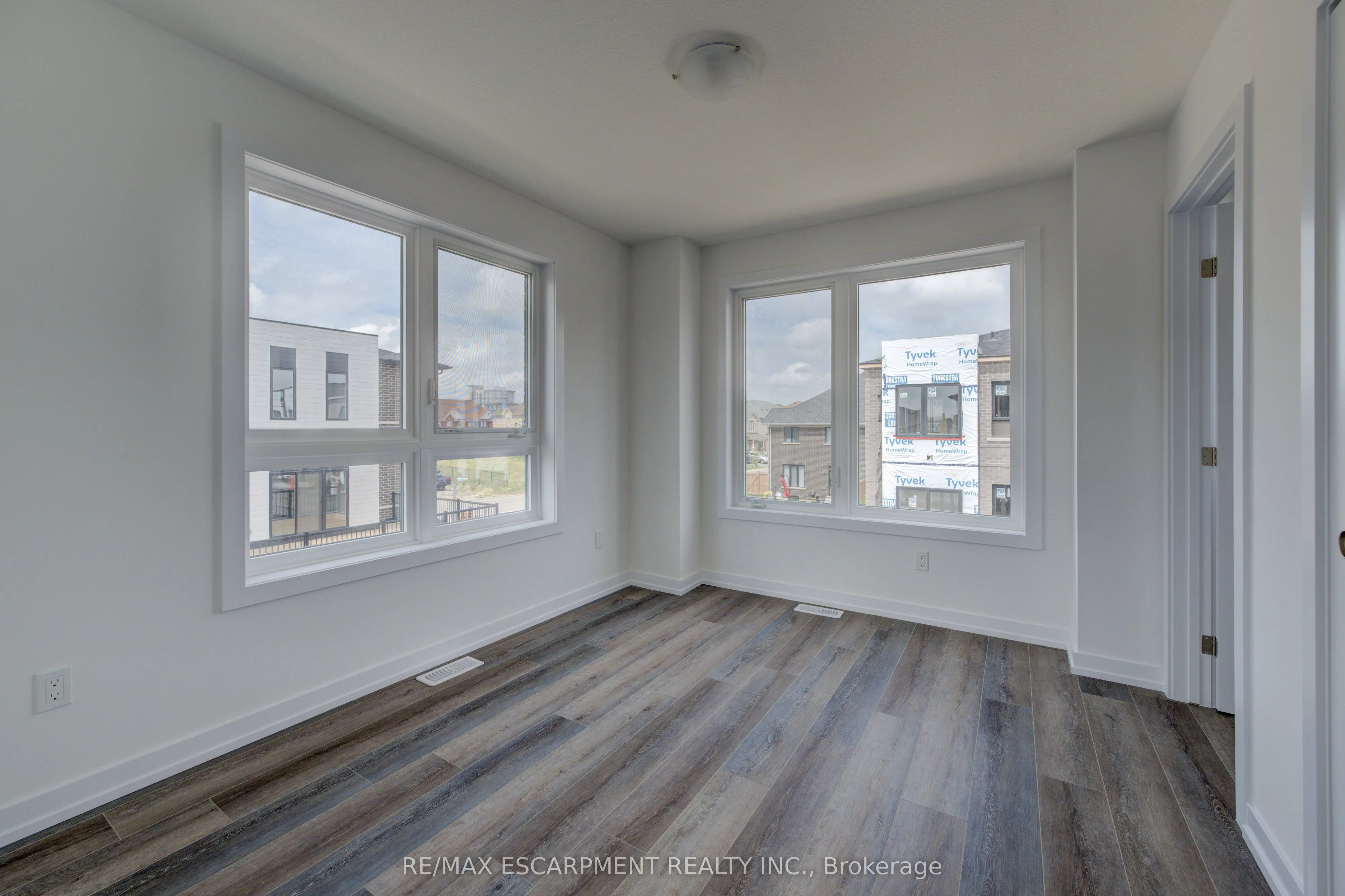 251 Burke Street, #195