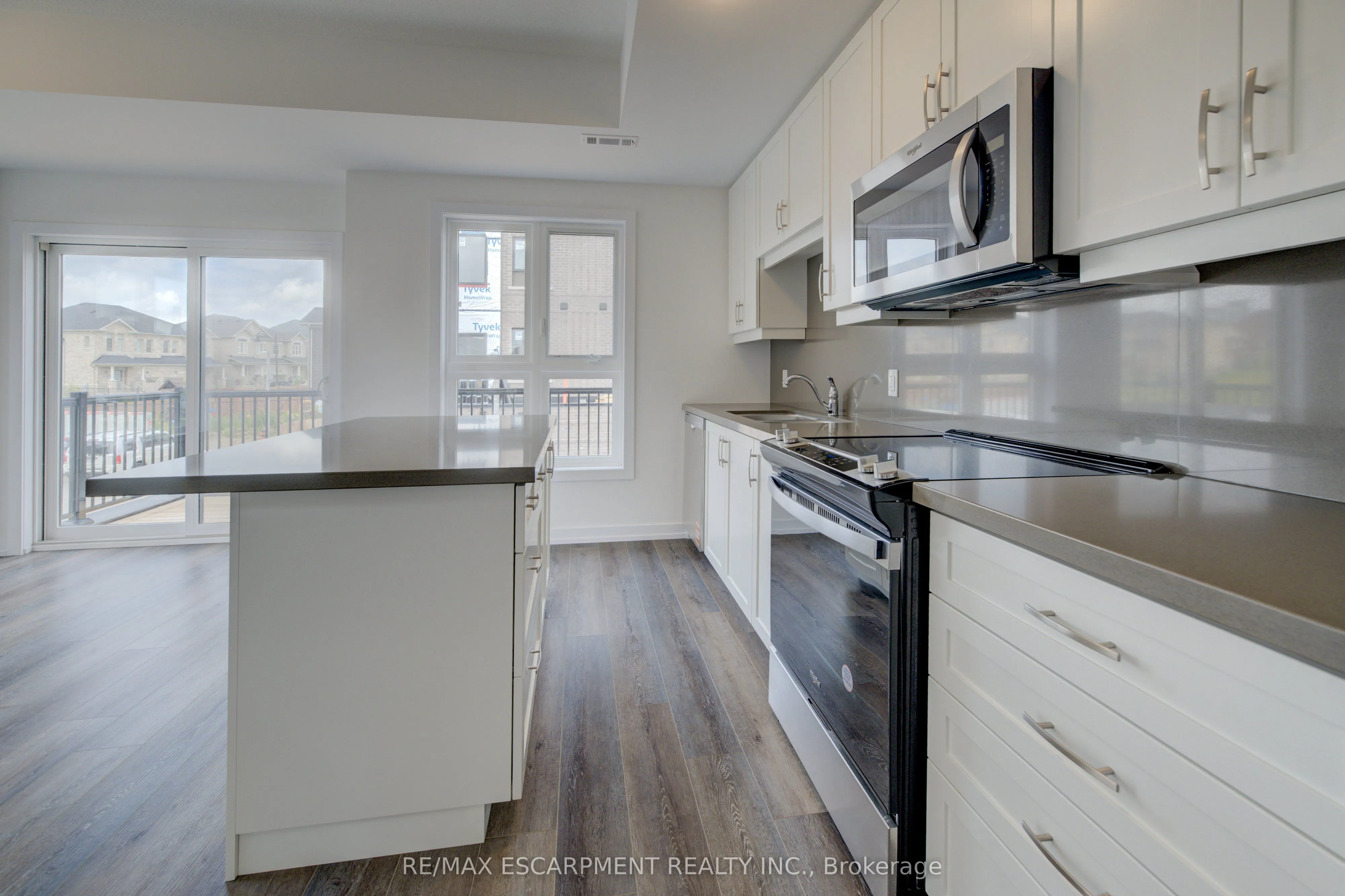 251 Burke Street, #195