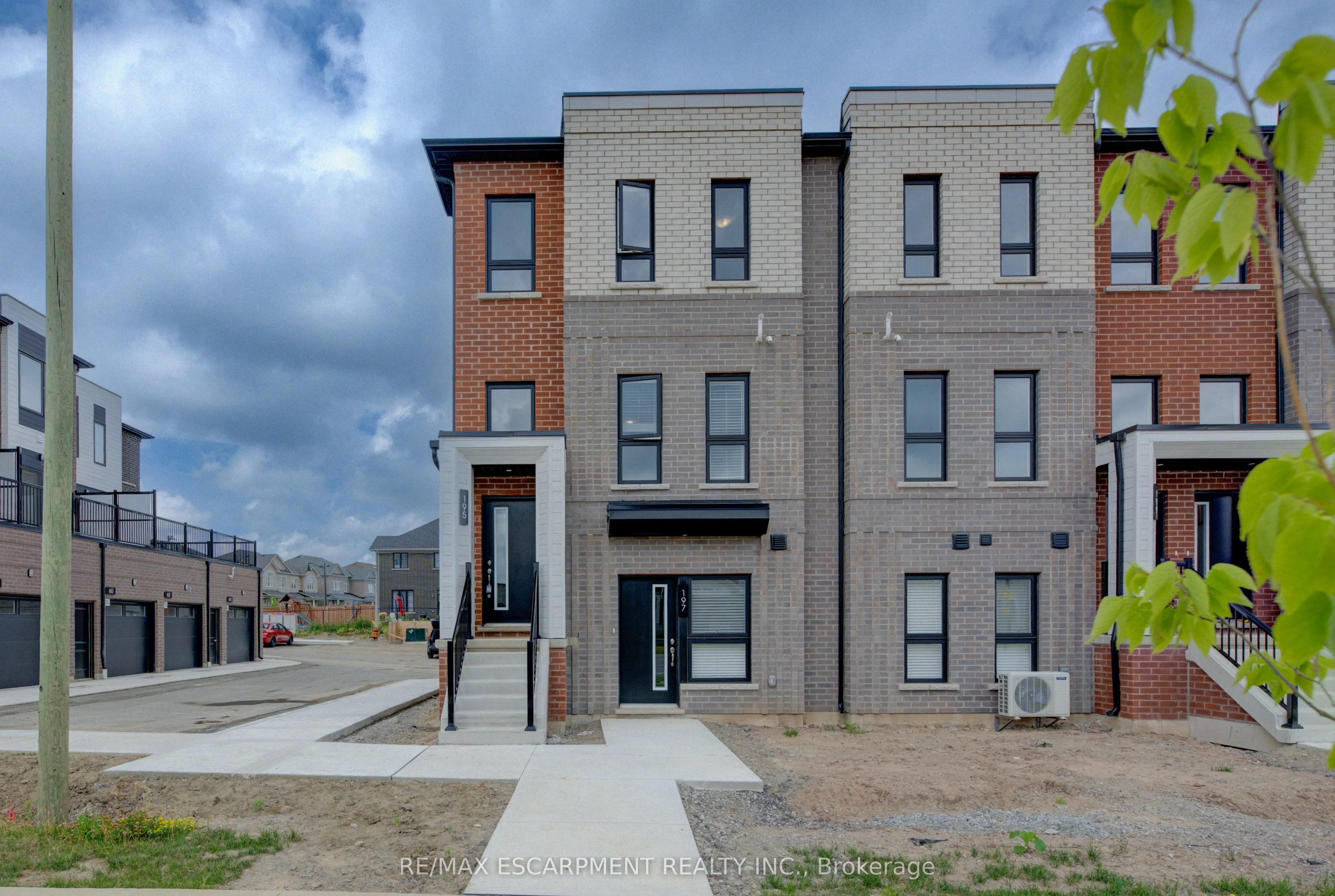 251 Burke Street, #195