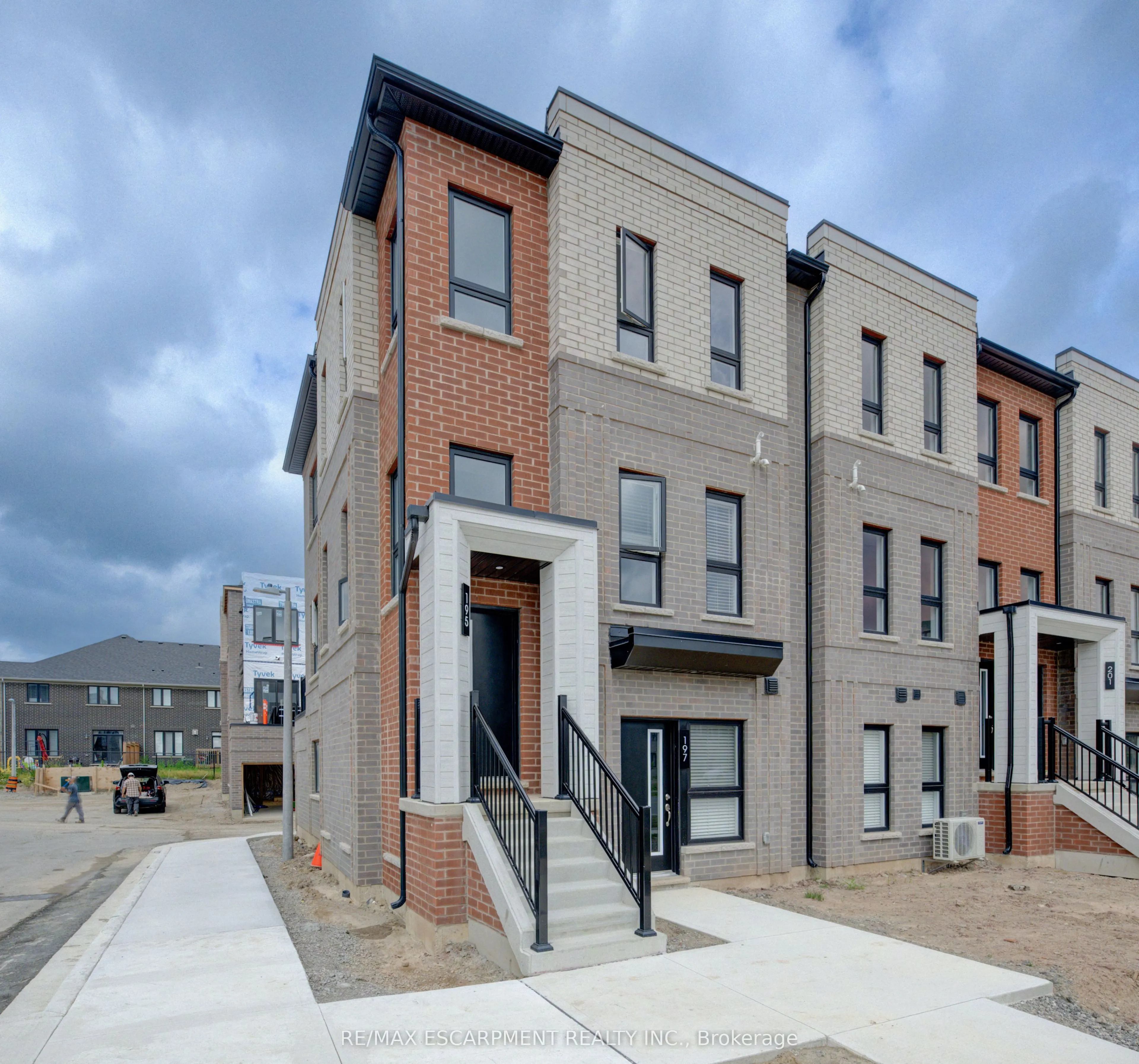 251 Burke Street, #195