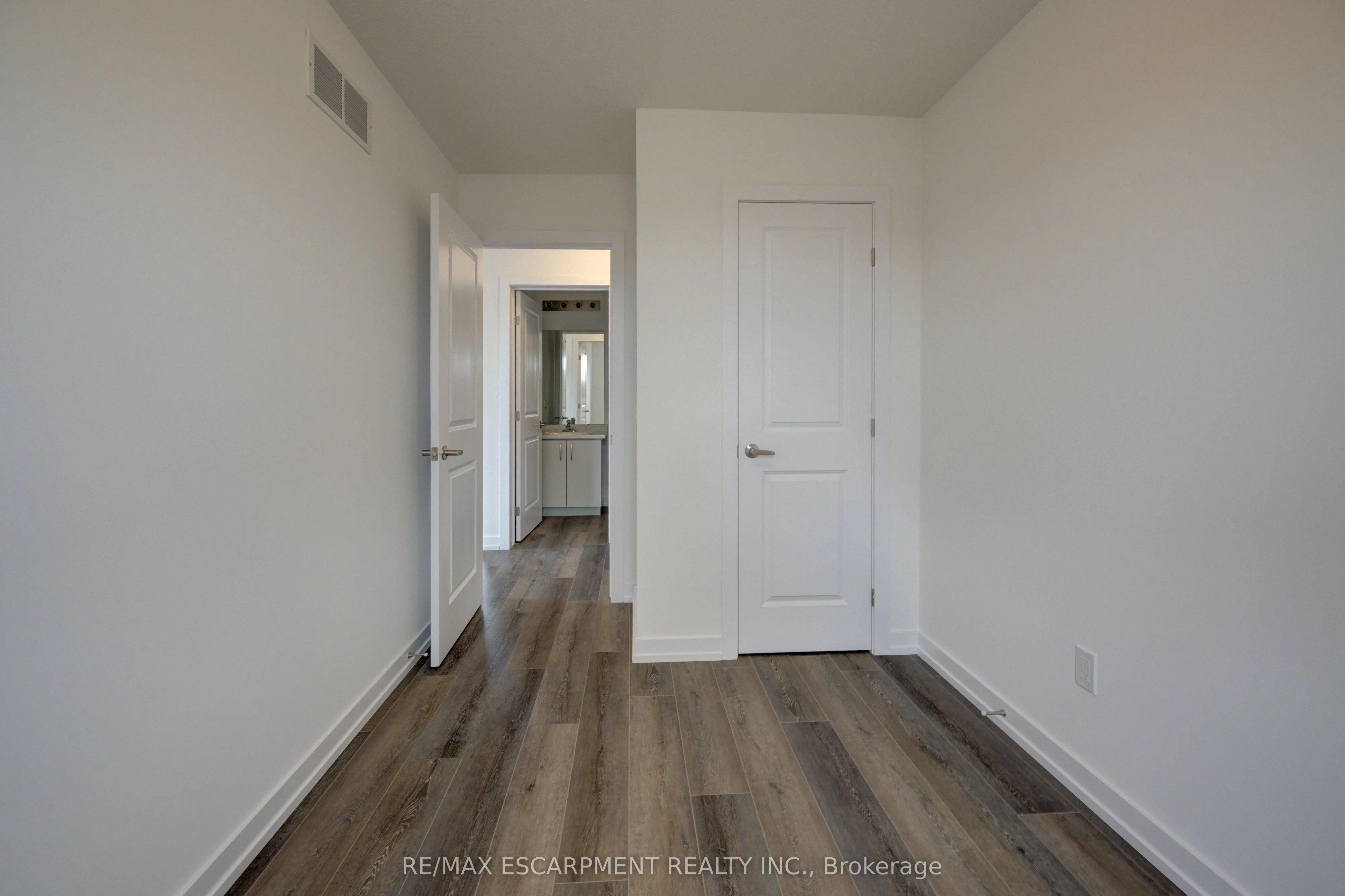 251 Burke Street, #195