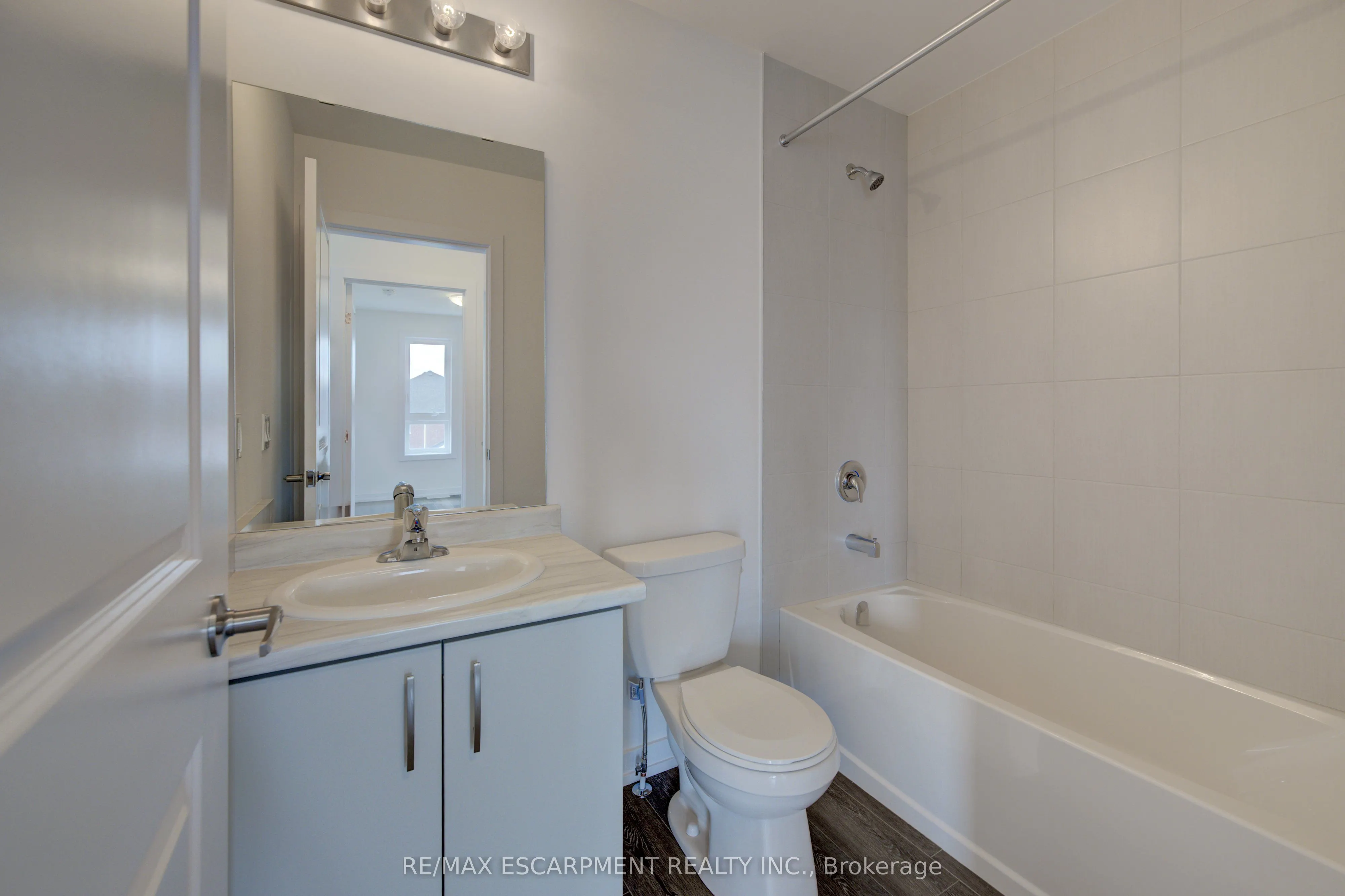 251 Burke Street, #195