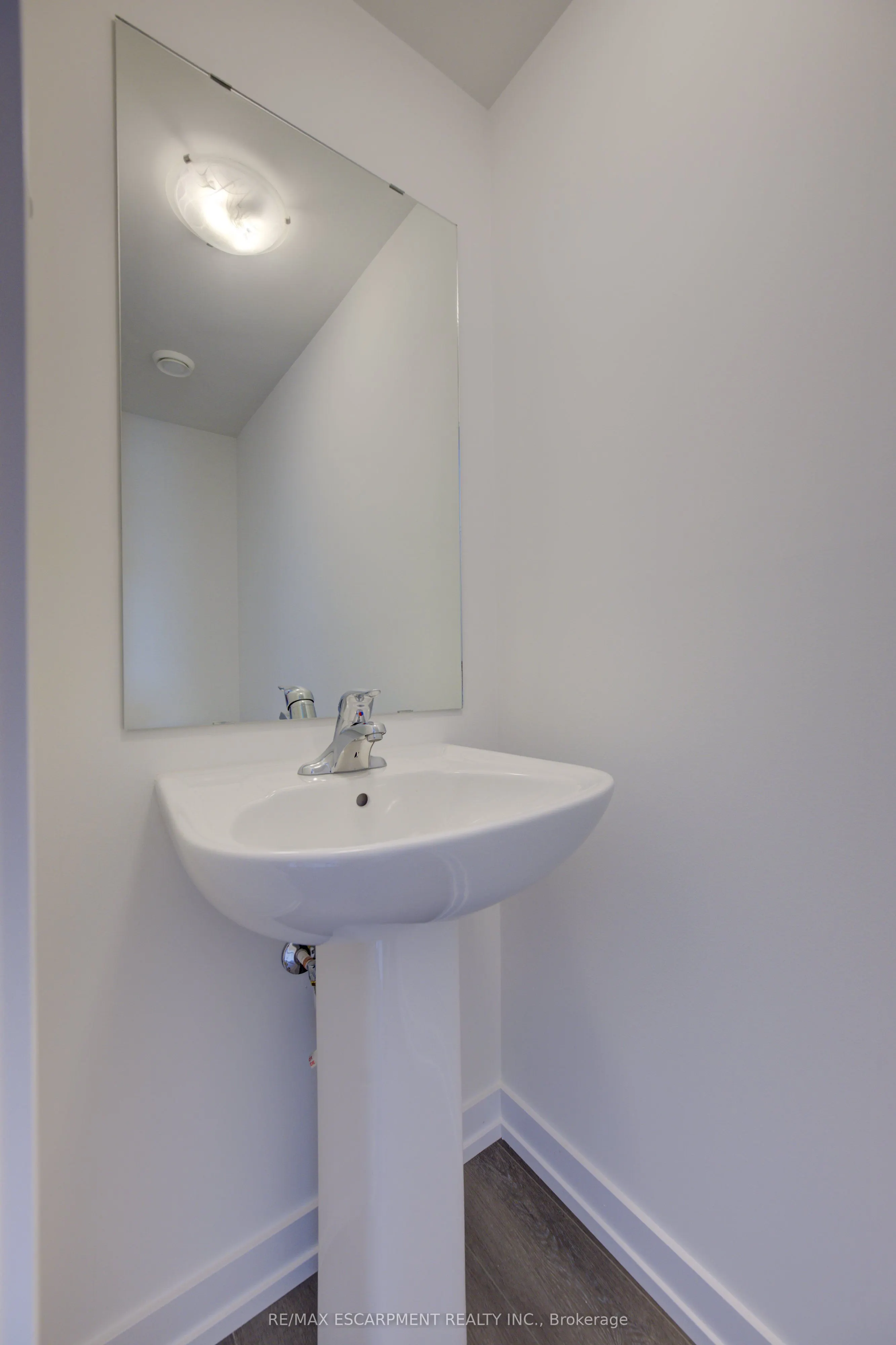 251 Burke Street, #195