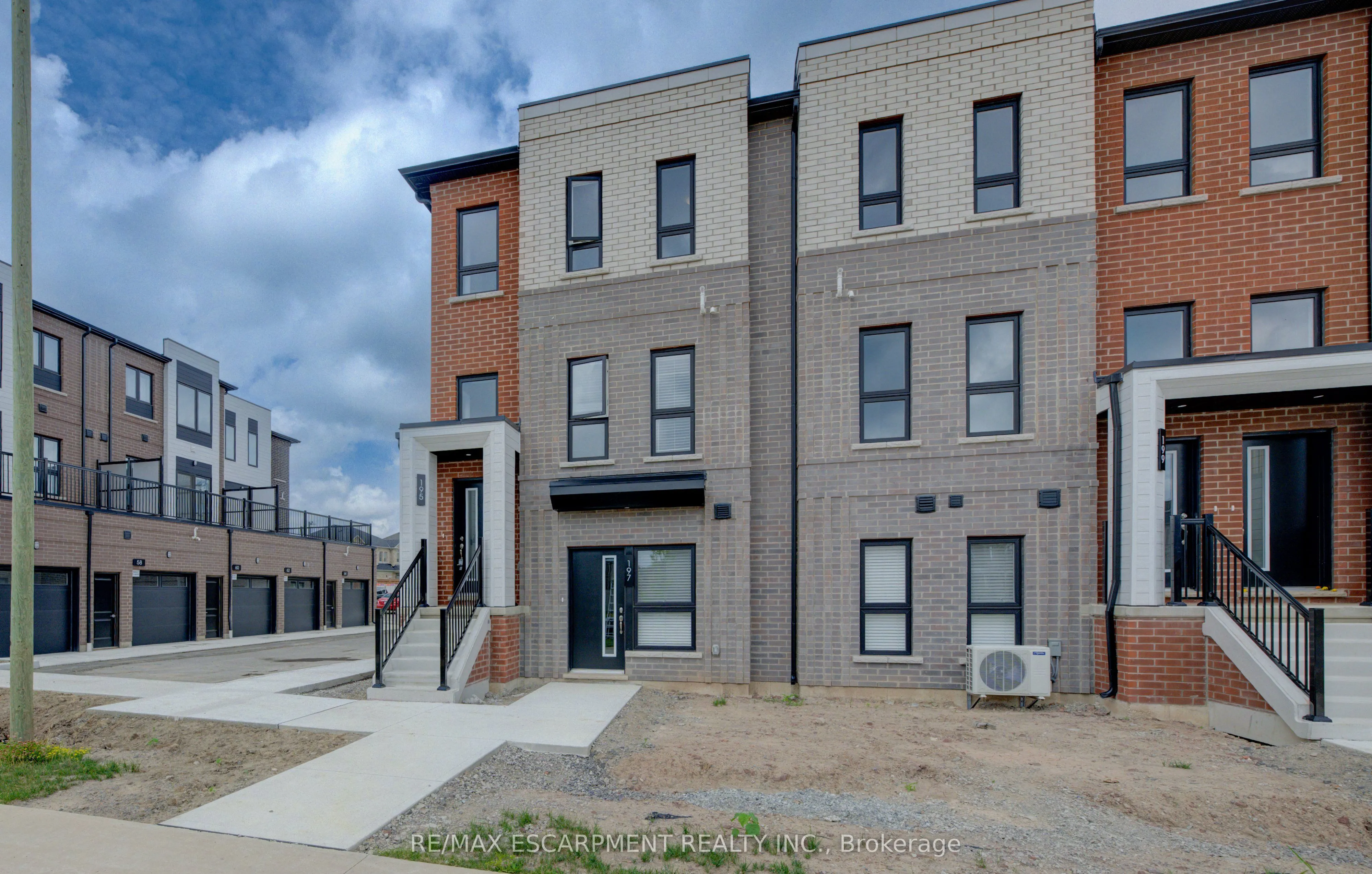 251 Burke Street, #195