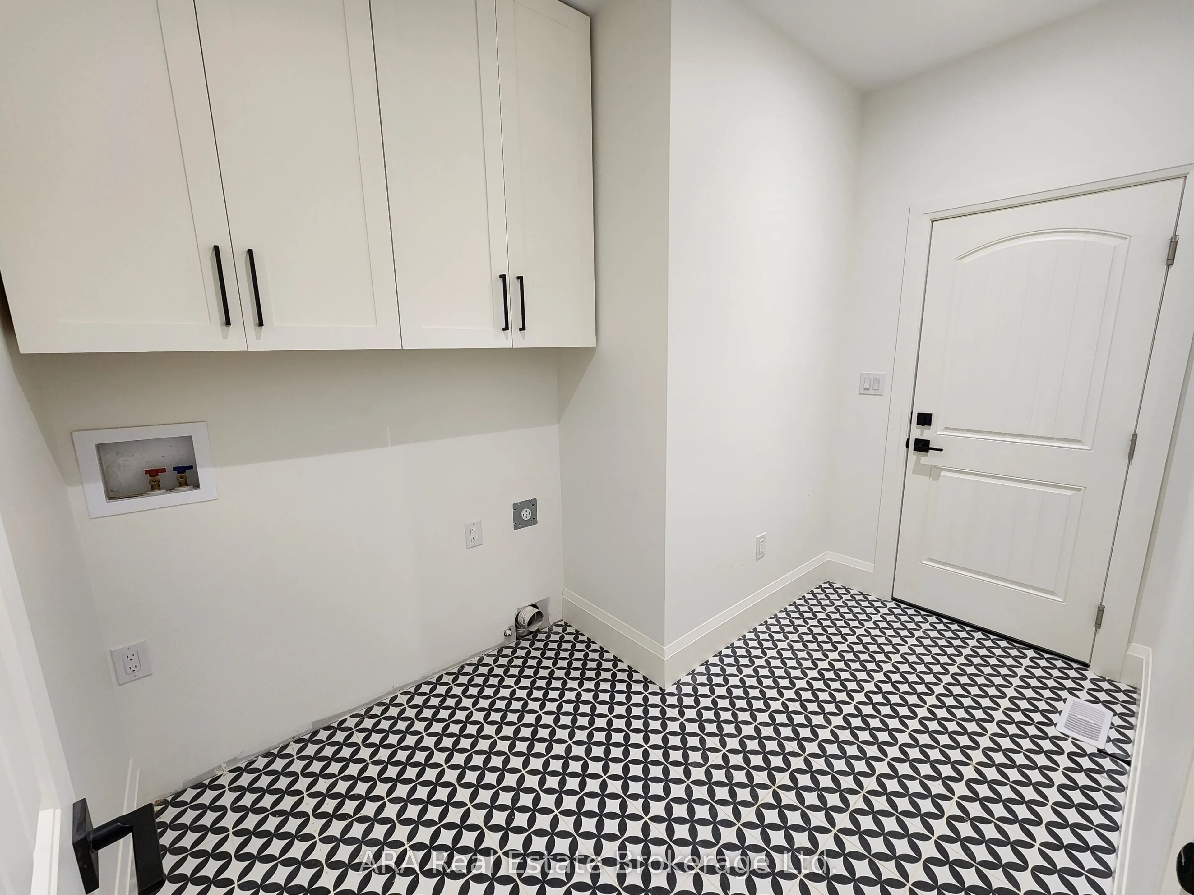 16 Hilton Lane #27