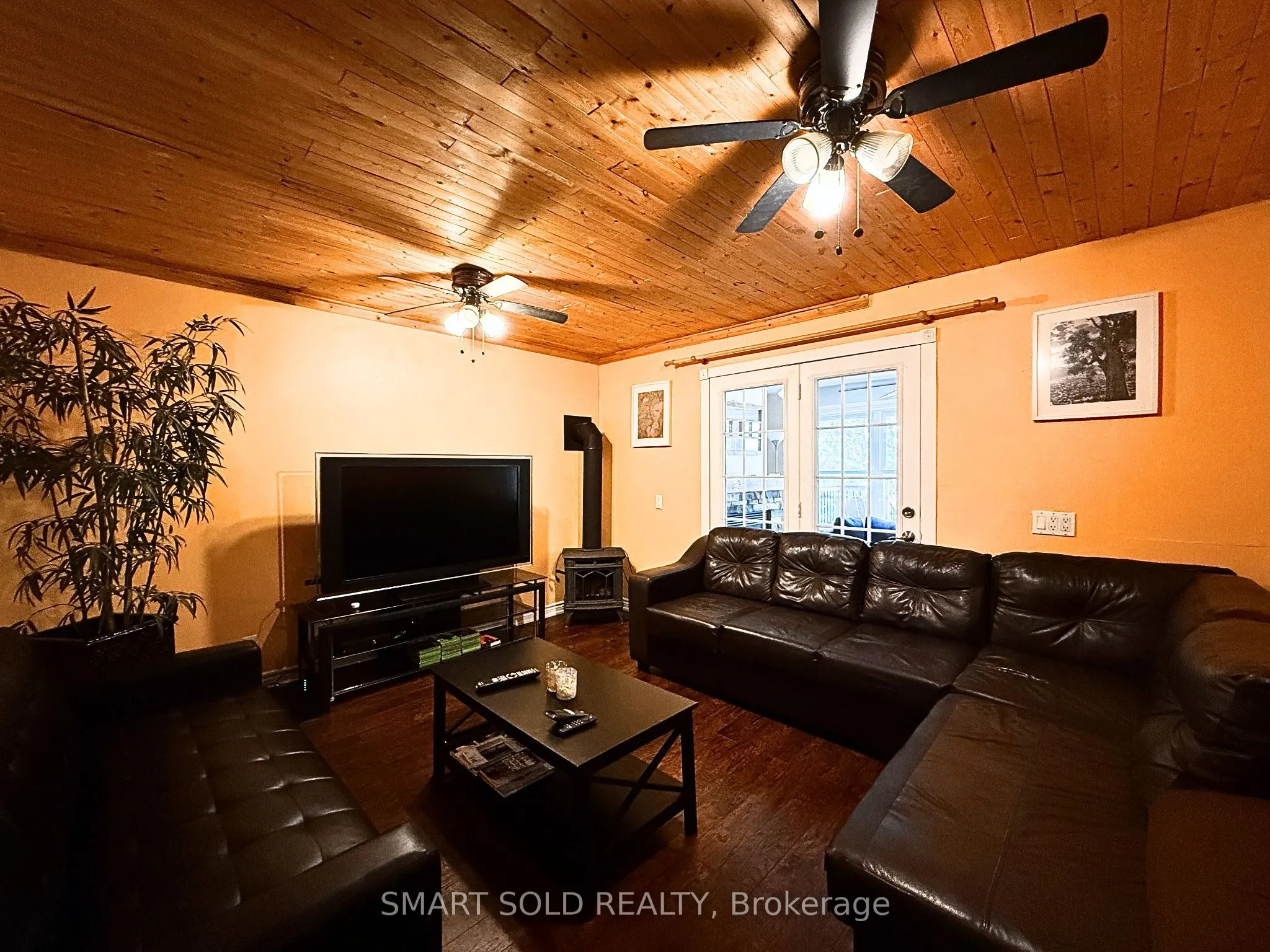 105 MUSKOKA GLENS COTTAGE Road