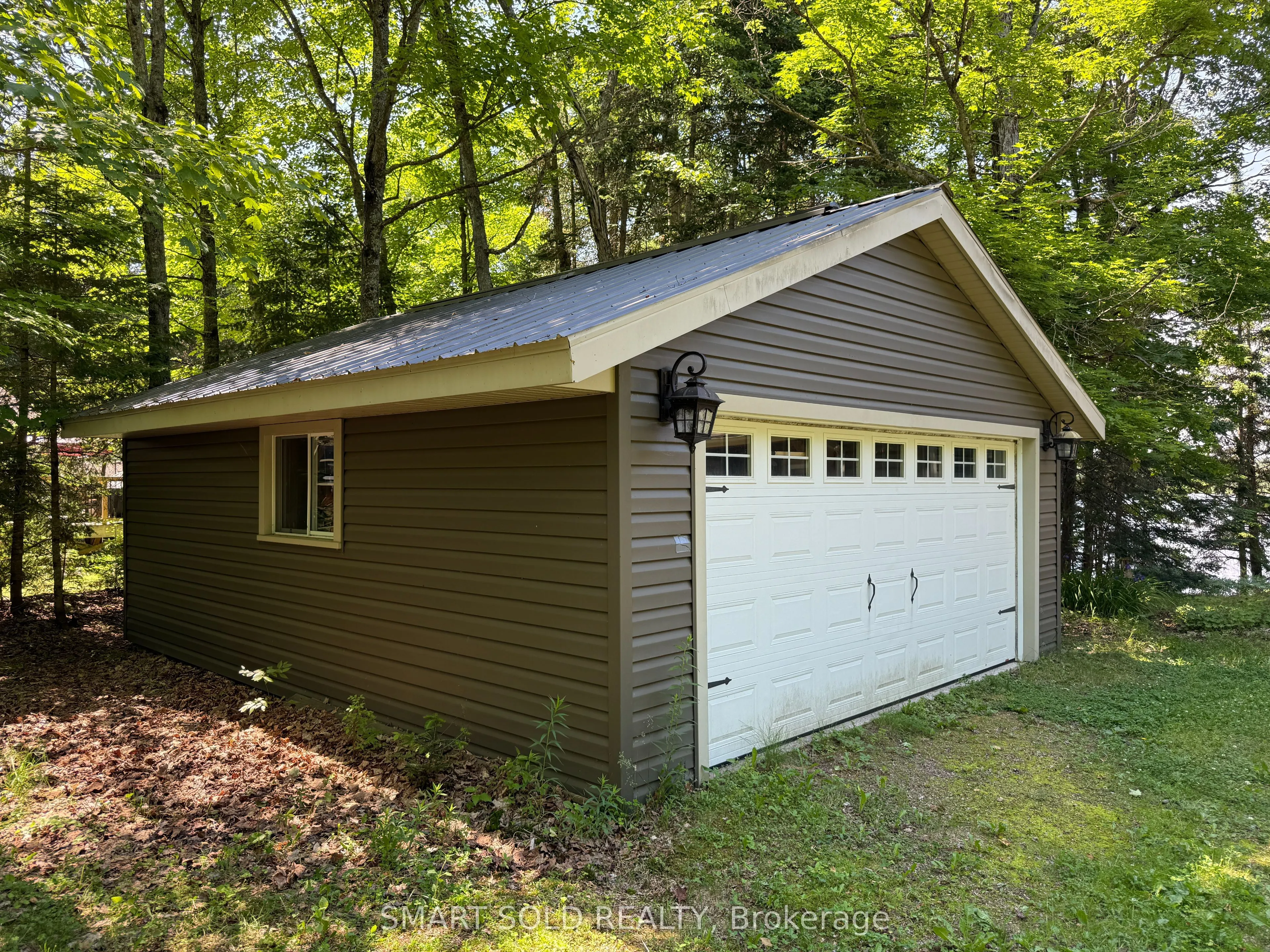 105 MUSKOKA GLENS COTTAGE Road