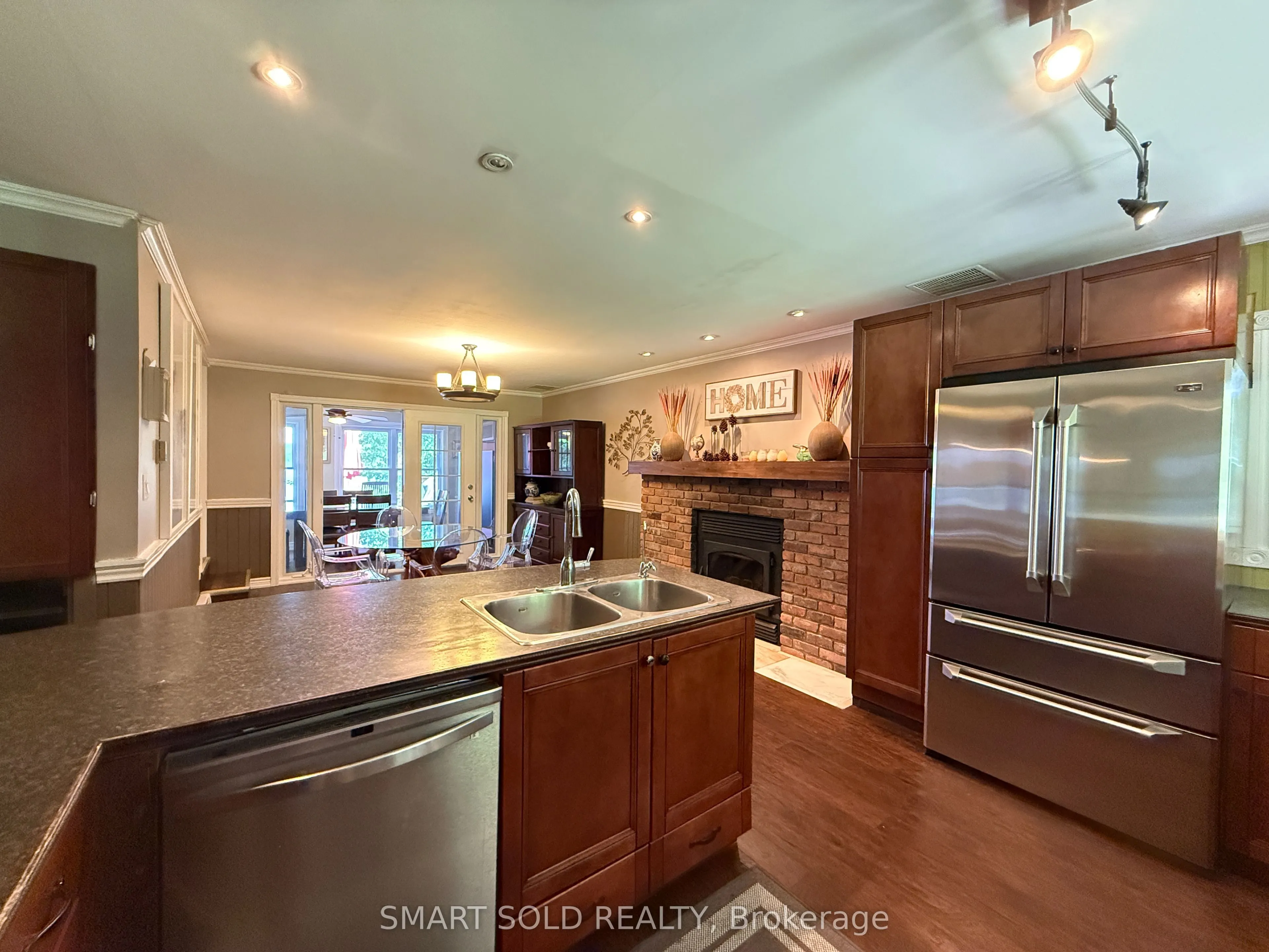 105 MUSKOKA GLENS COTTAGE Road