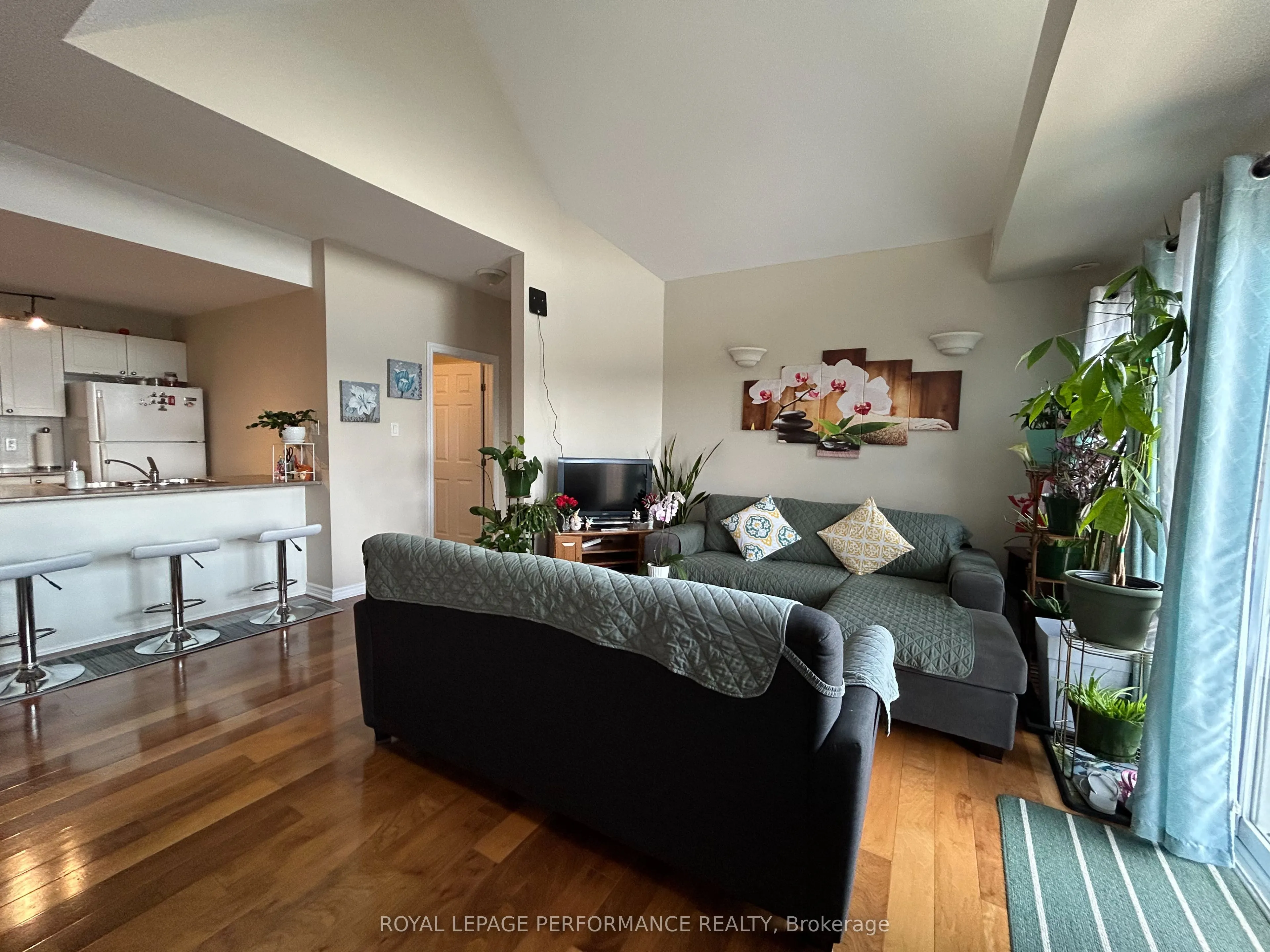 1101 Stittsville Main Street E, #L