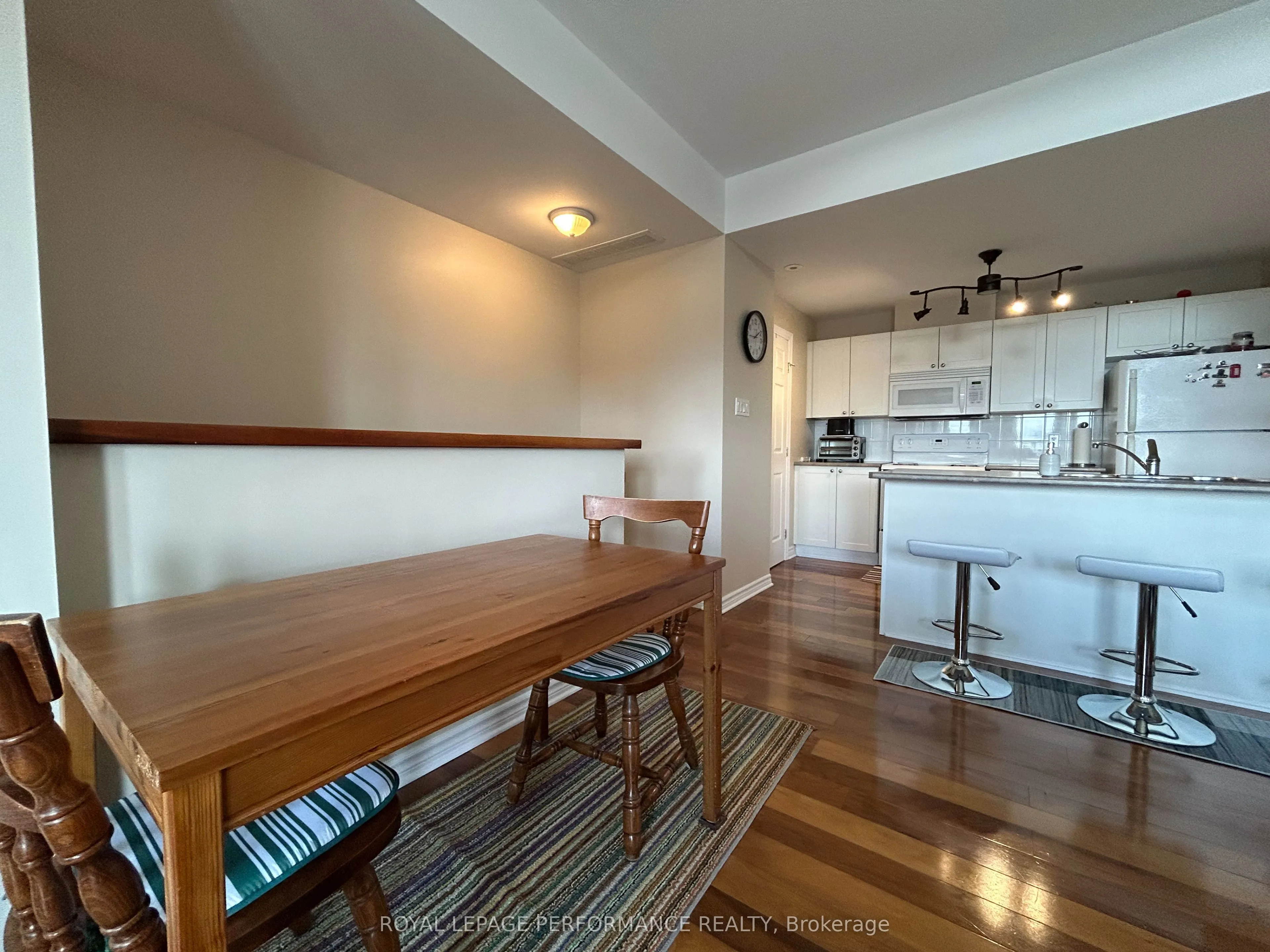 1101 Stittsville Main Street E, #L