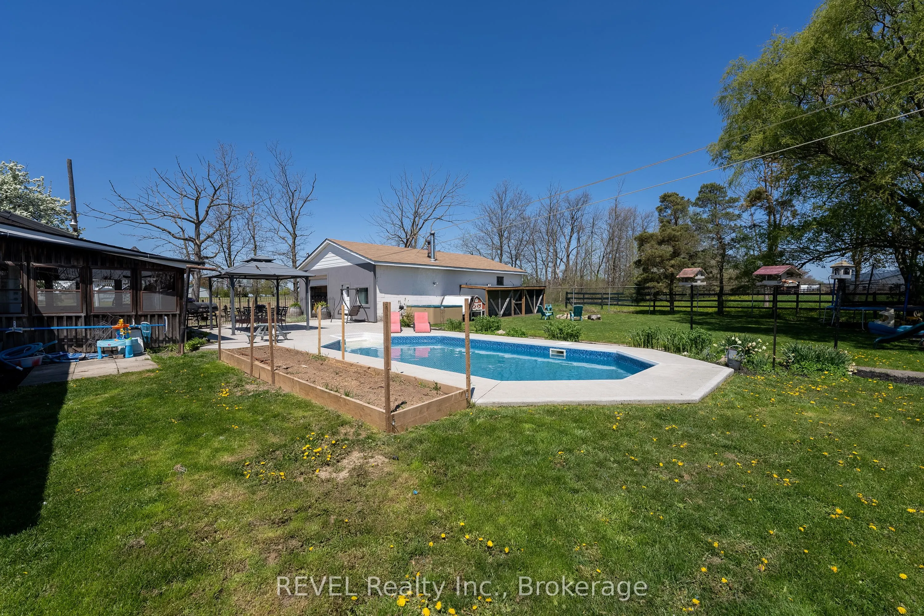 350 Kemp Road W