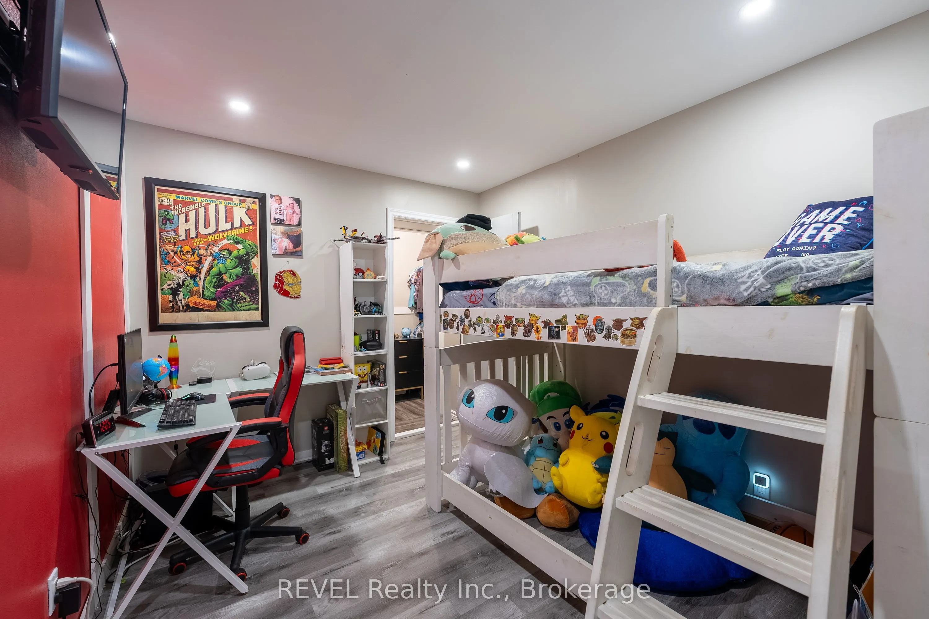 350 Kemp Road W