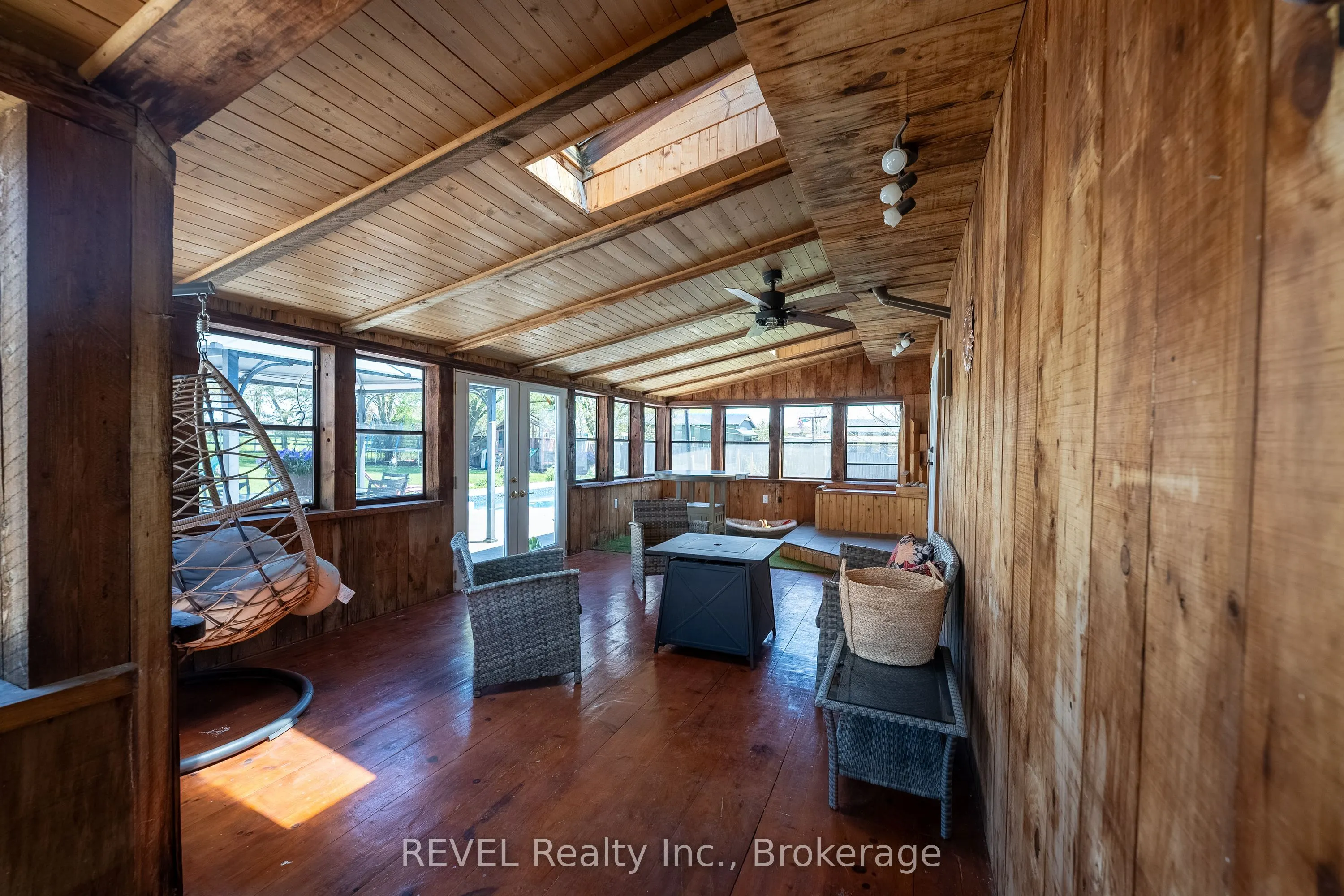 350 Kemp Road W