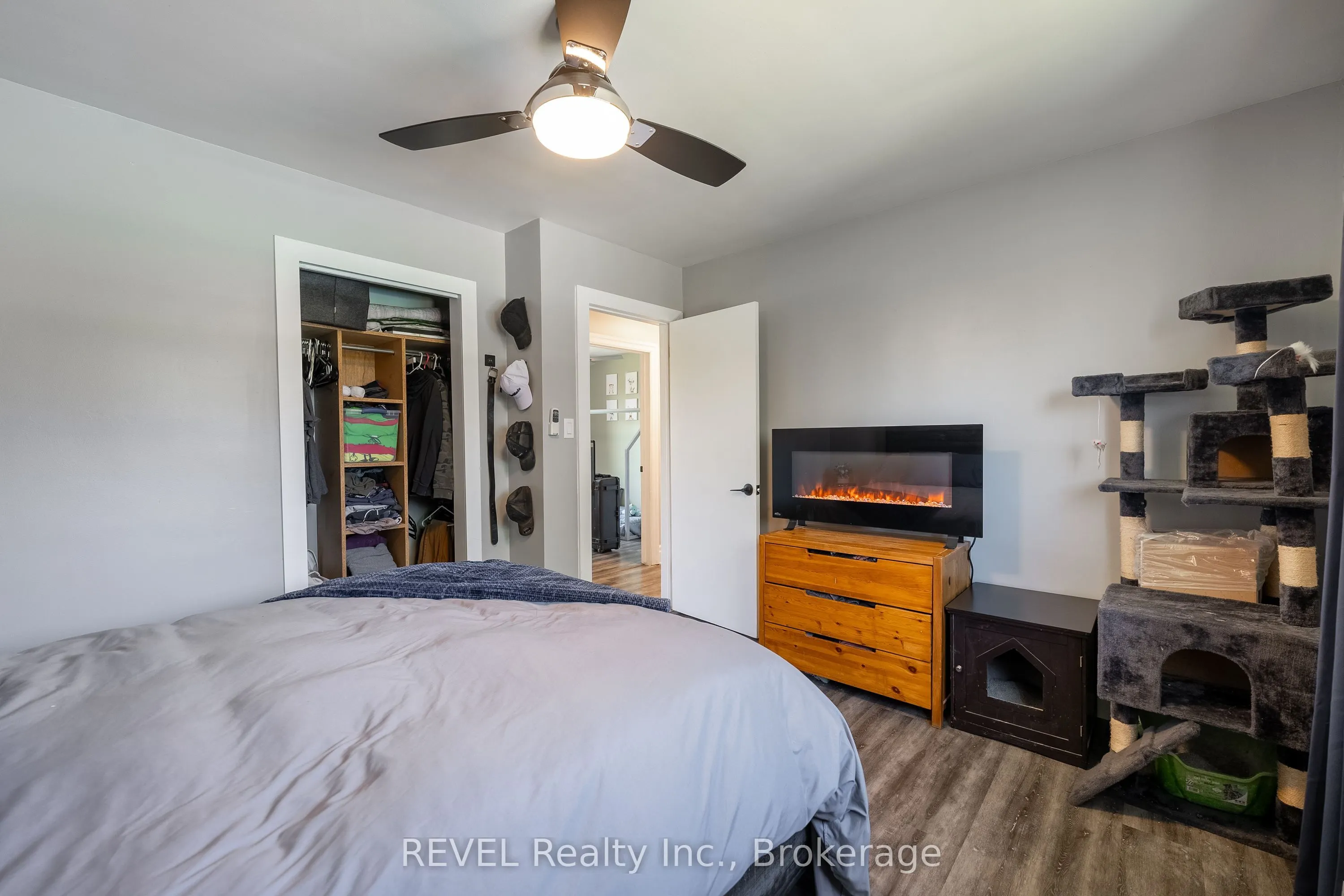 350 Kemp Road W