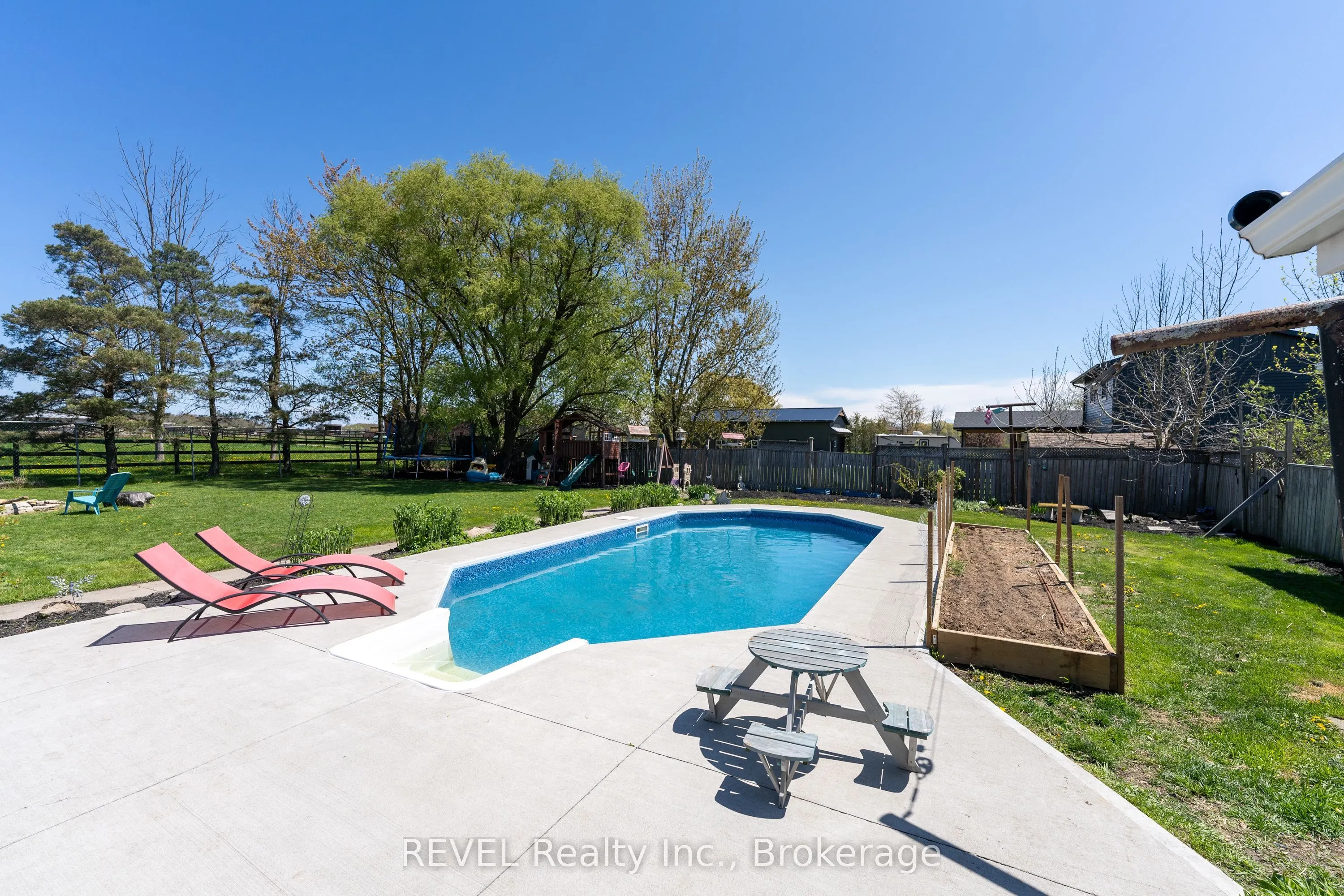 350 Kemp Road W