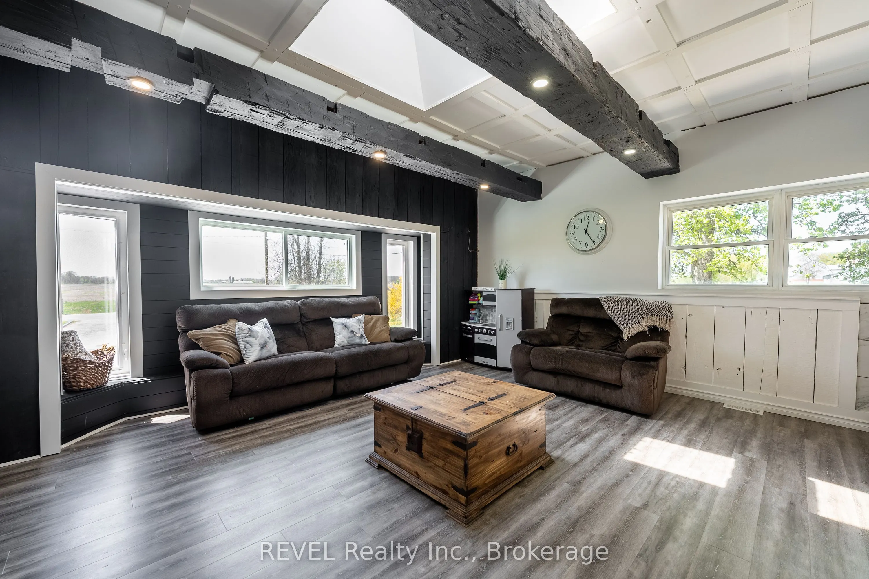 350 Kemp Road W