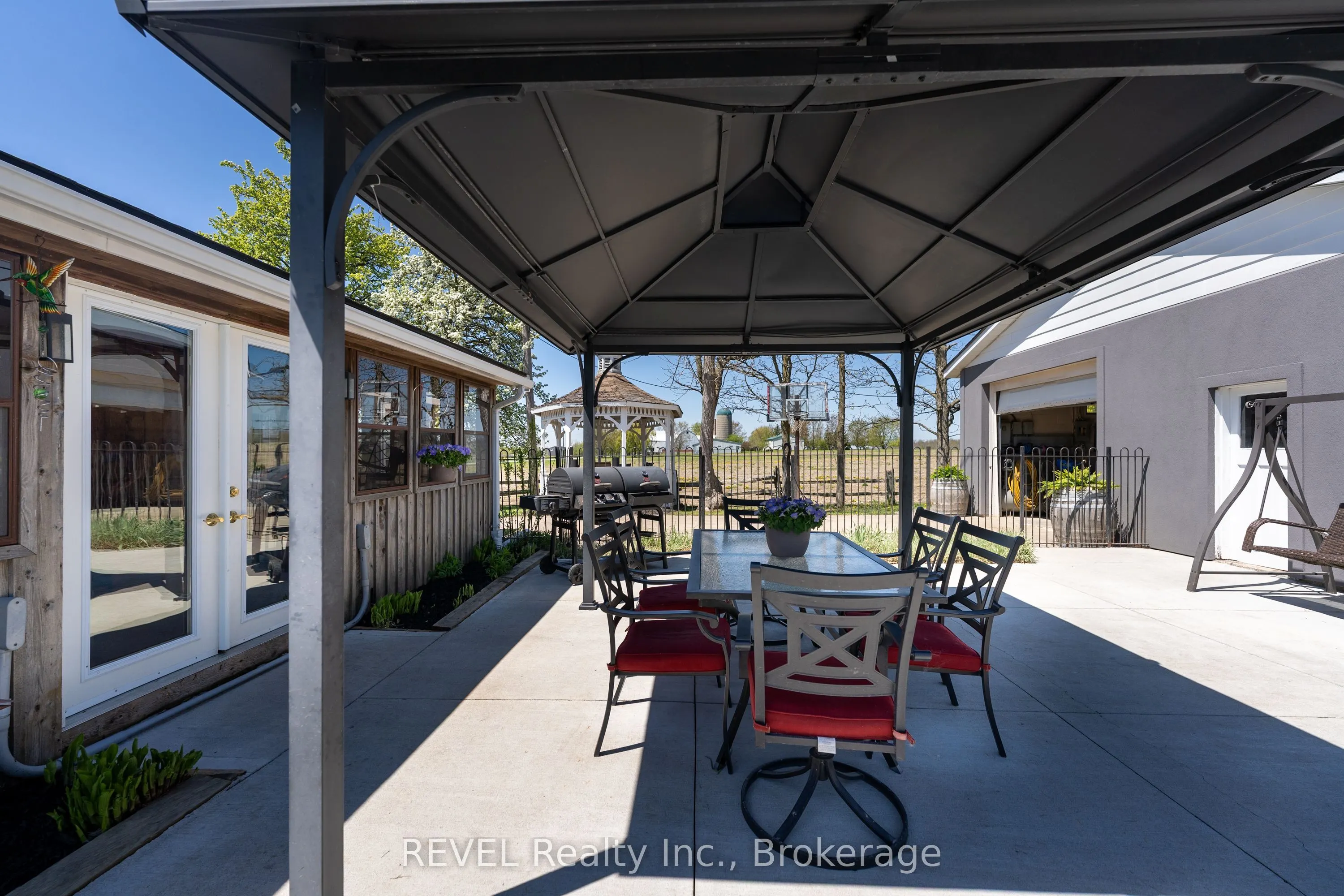 350 Kemp Road W
