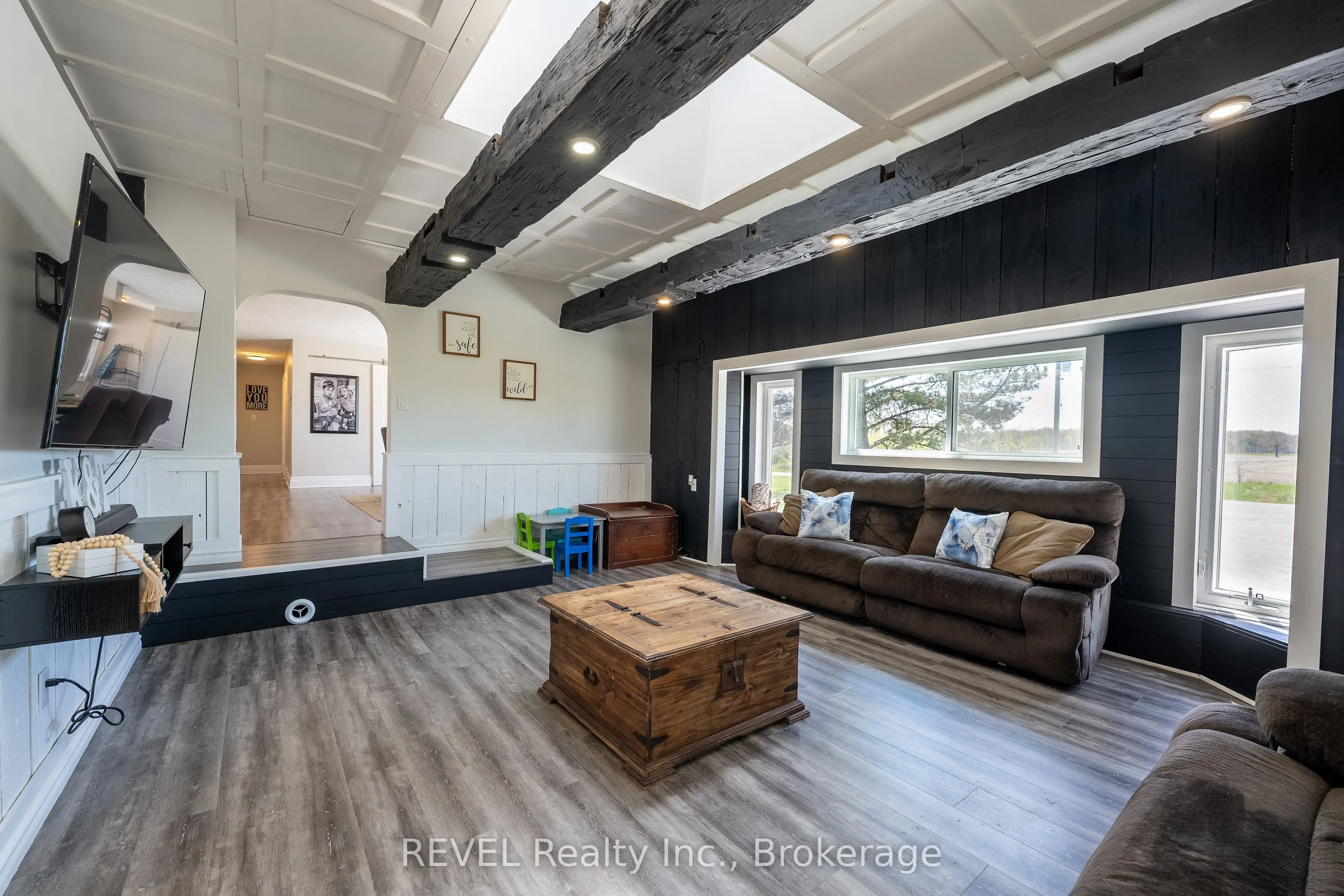 350 Kemp Road W