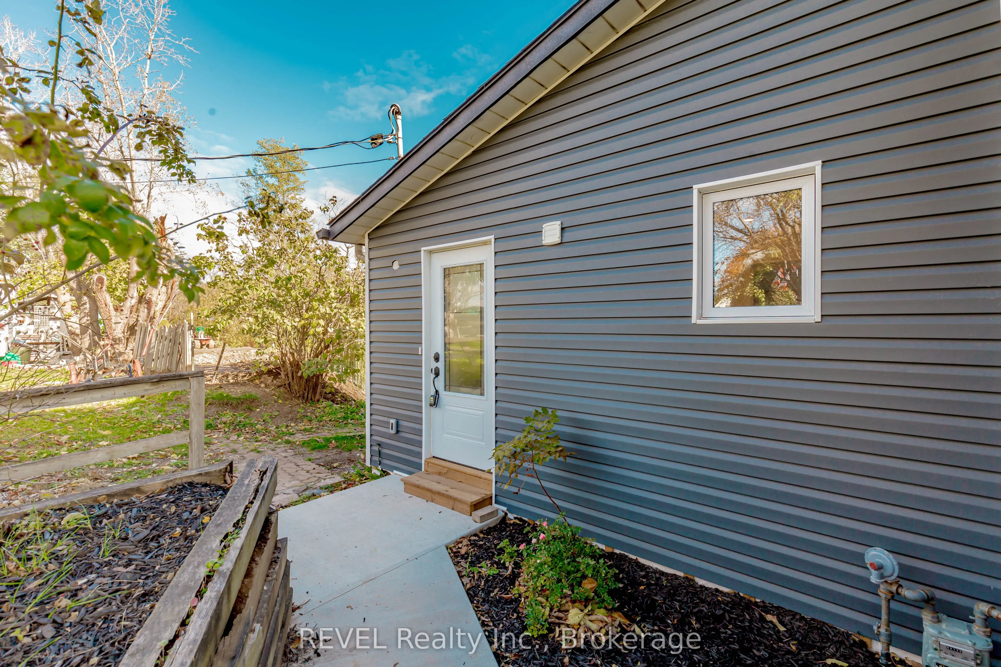 293 FOUR MILE CREEK Road