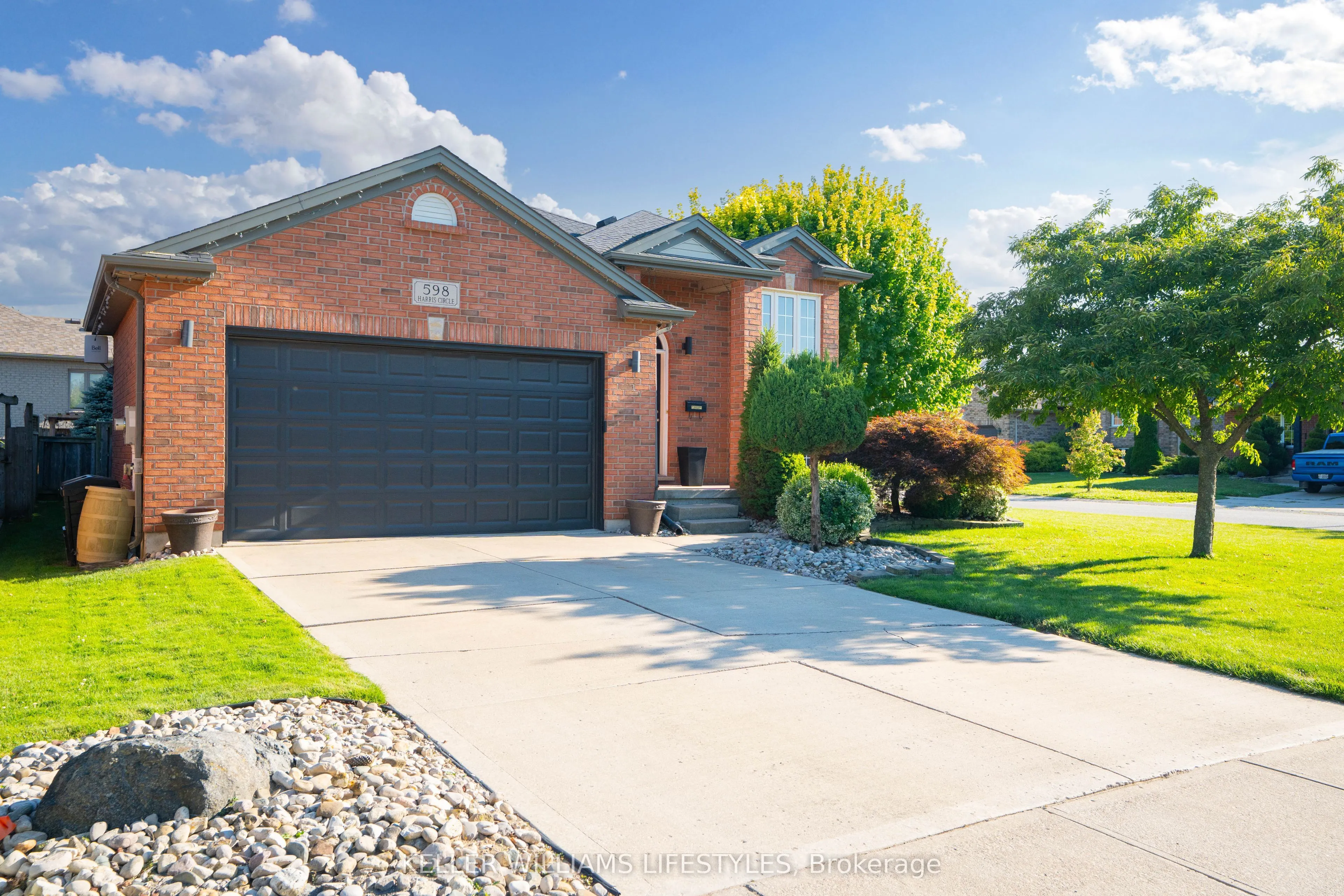 598 Harris Circle