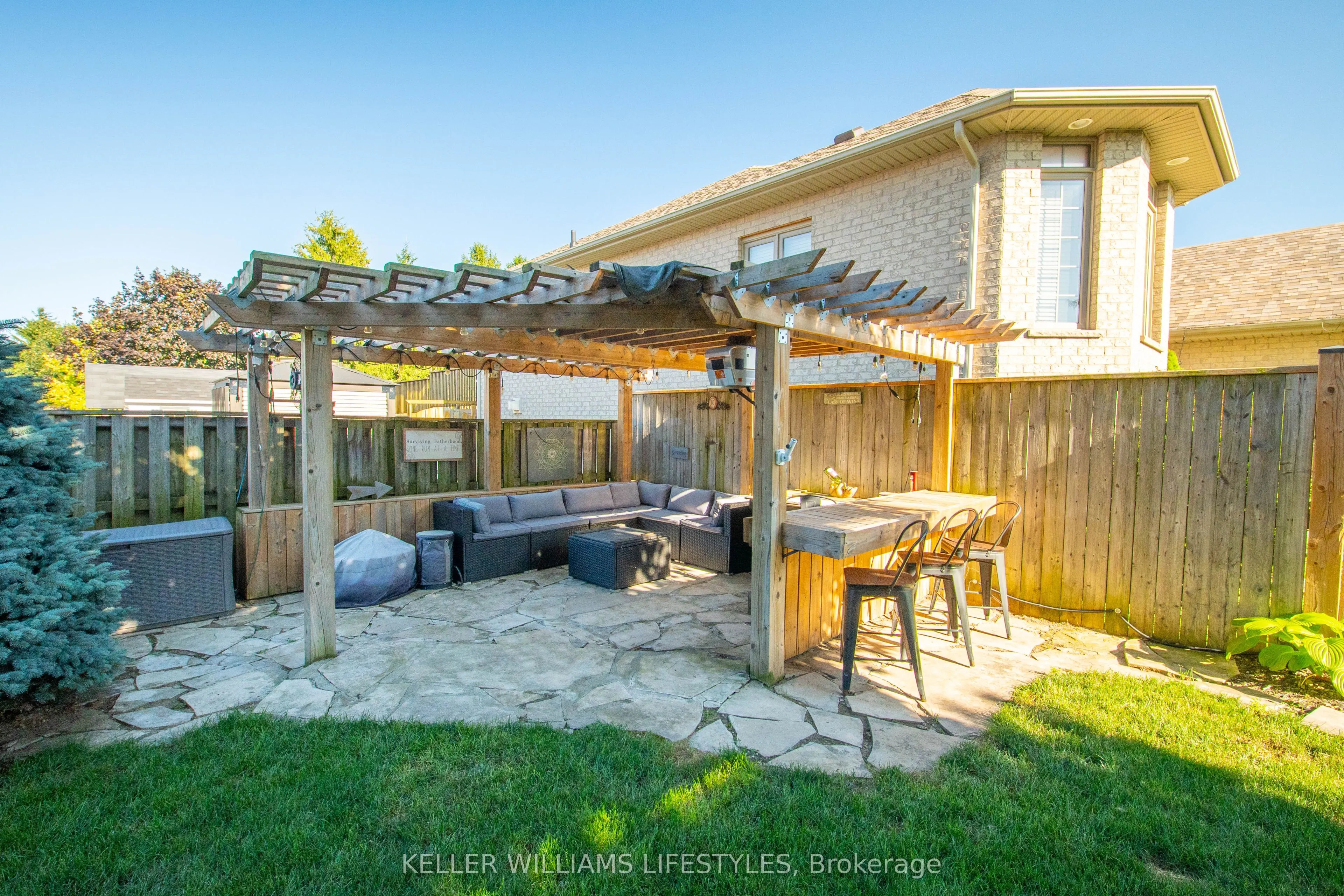 598 Harris Circle