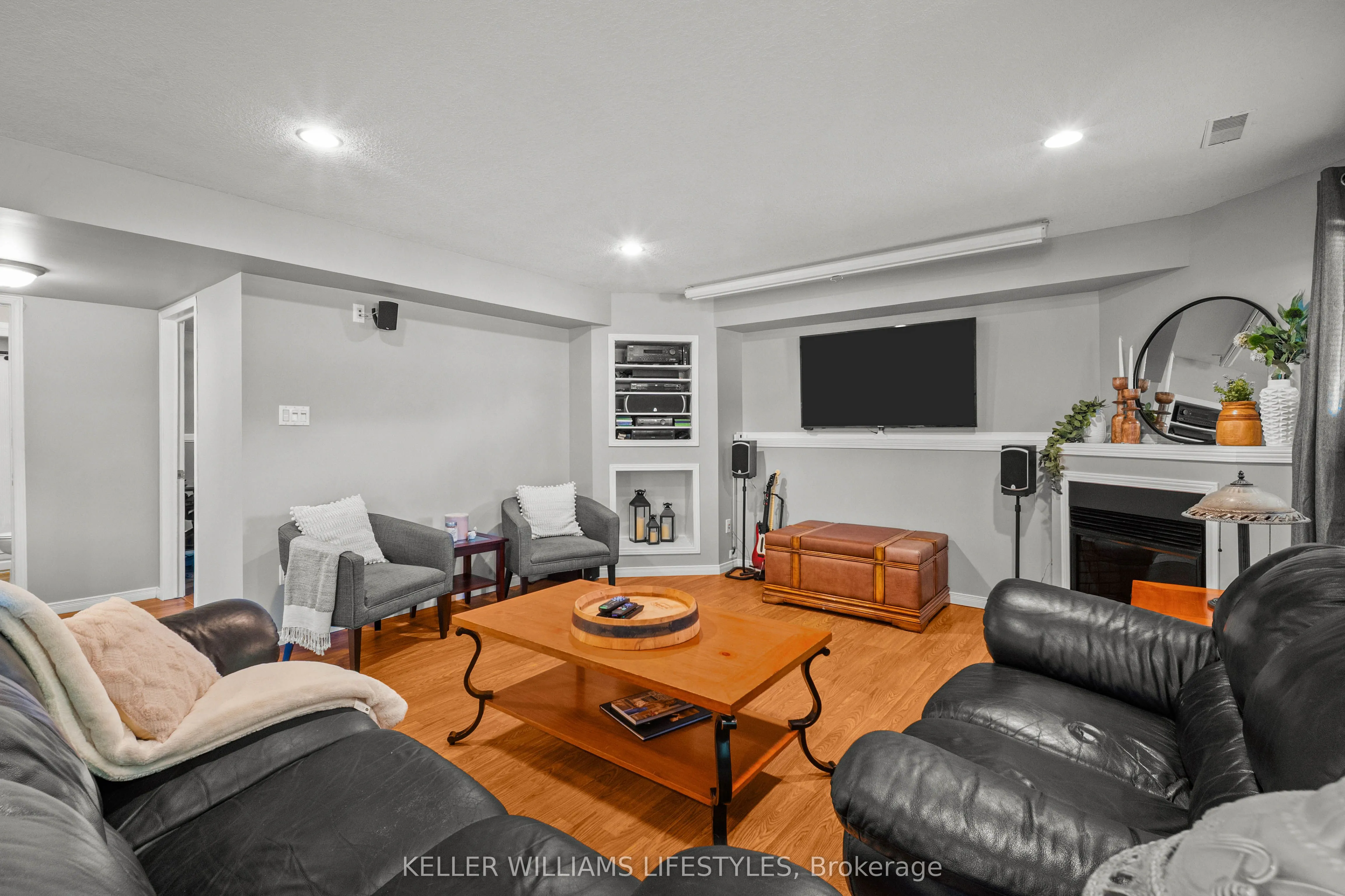 598 Harris Circle