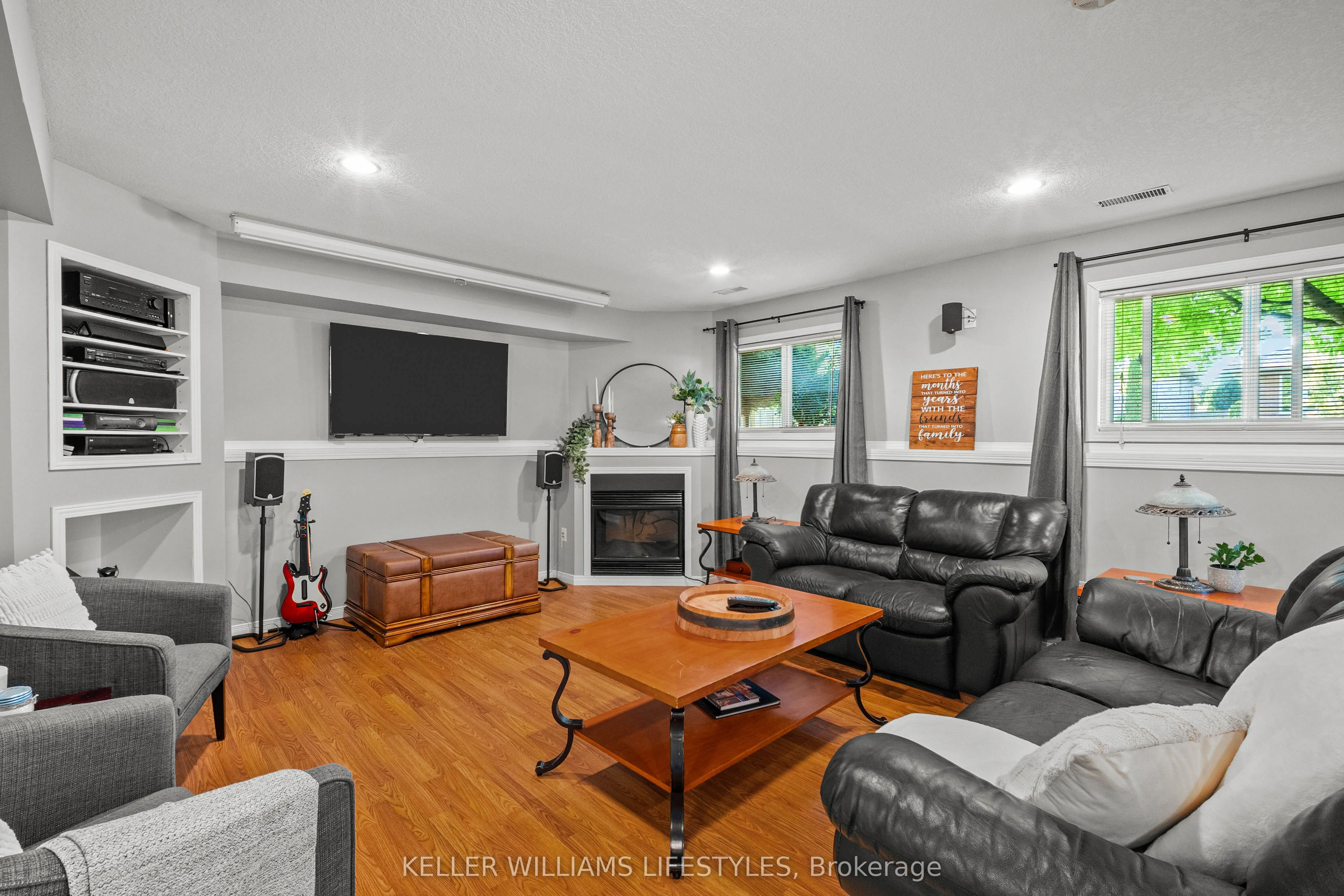 598 Harris Circle