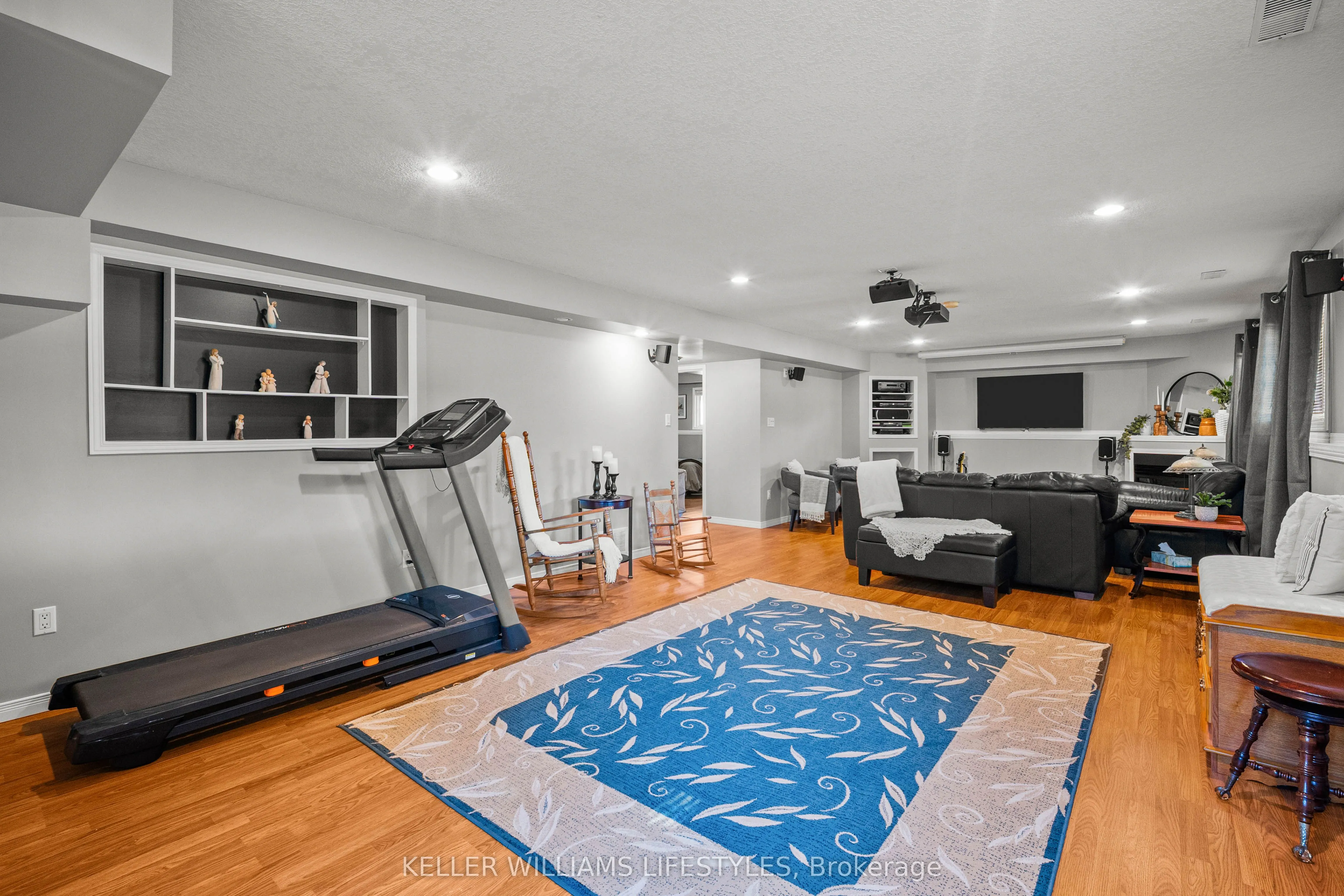 598 Harris Circle