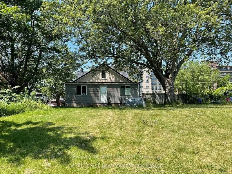 6566 Drummond Road