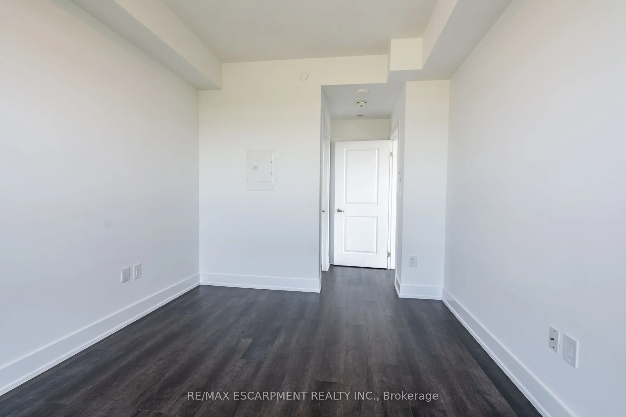450 Dundas Street E, #1111