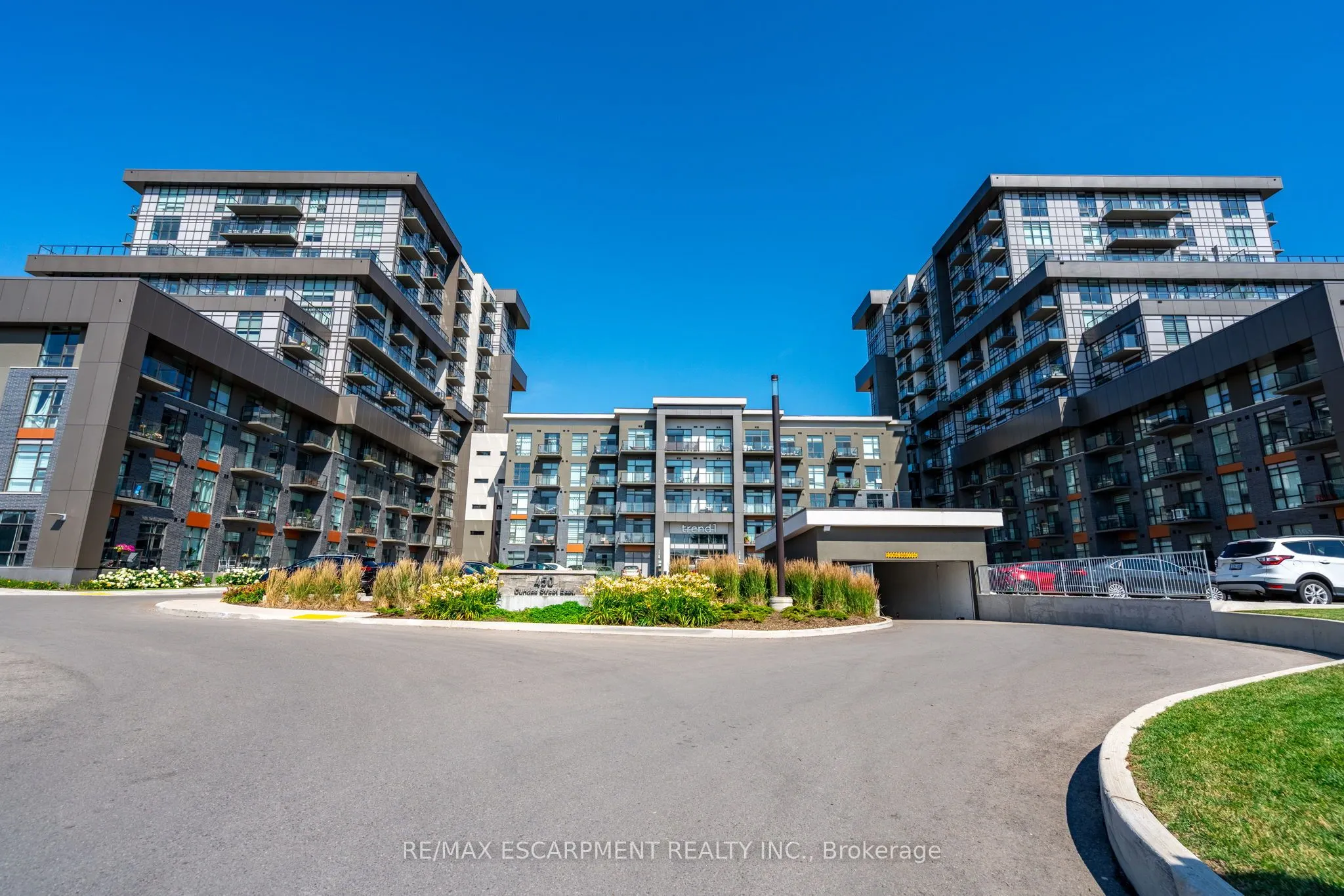 450 Dundas Street E, #1111