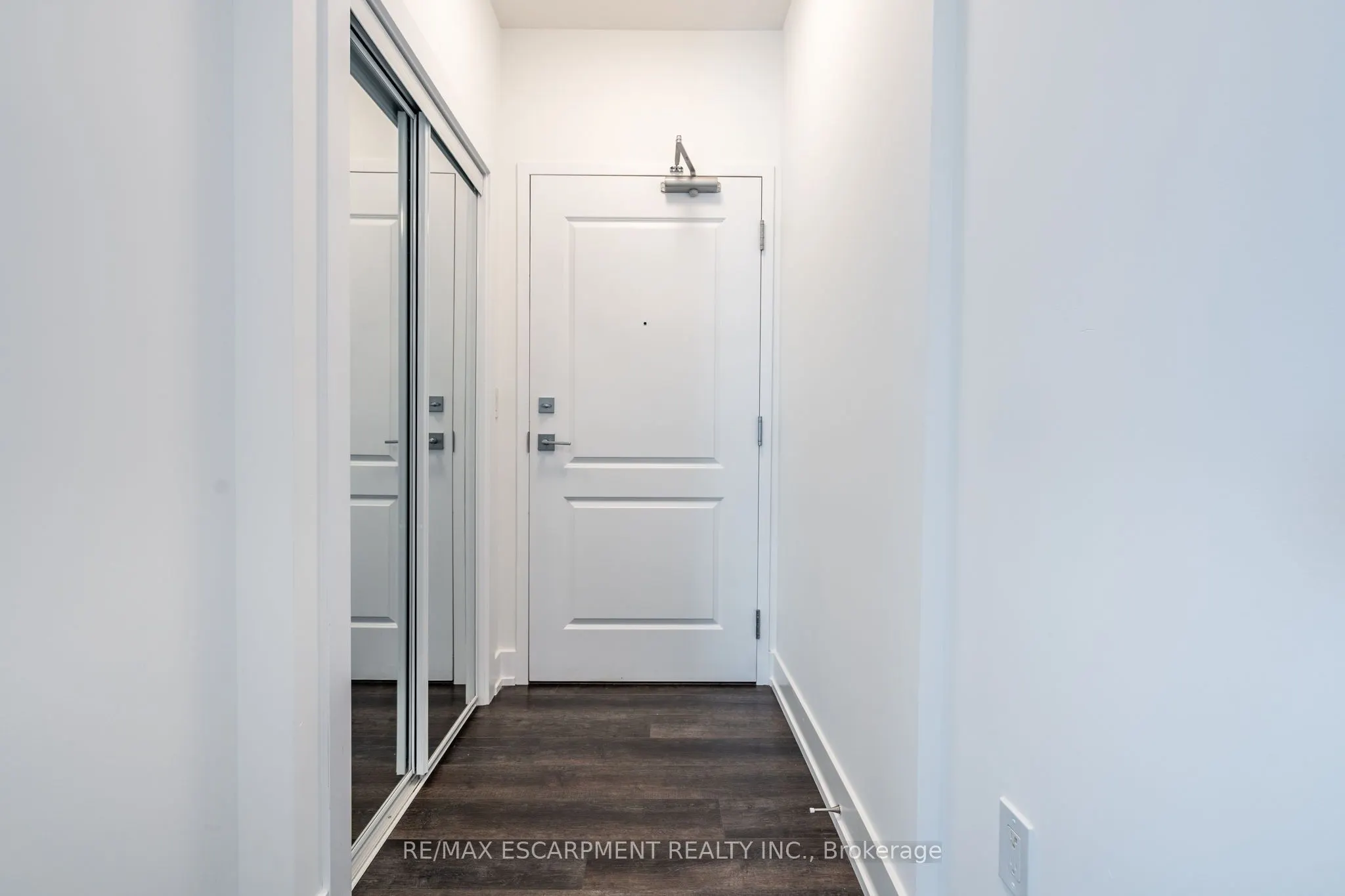 450 Dundas Street E, #1111