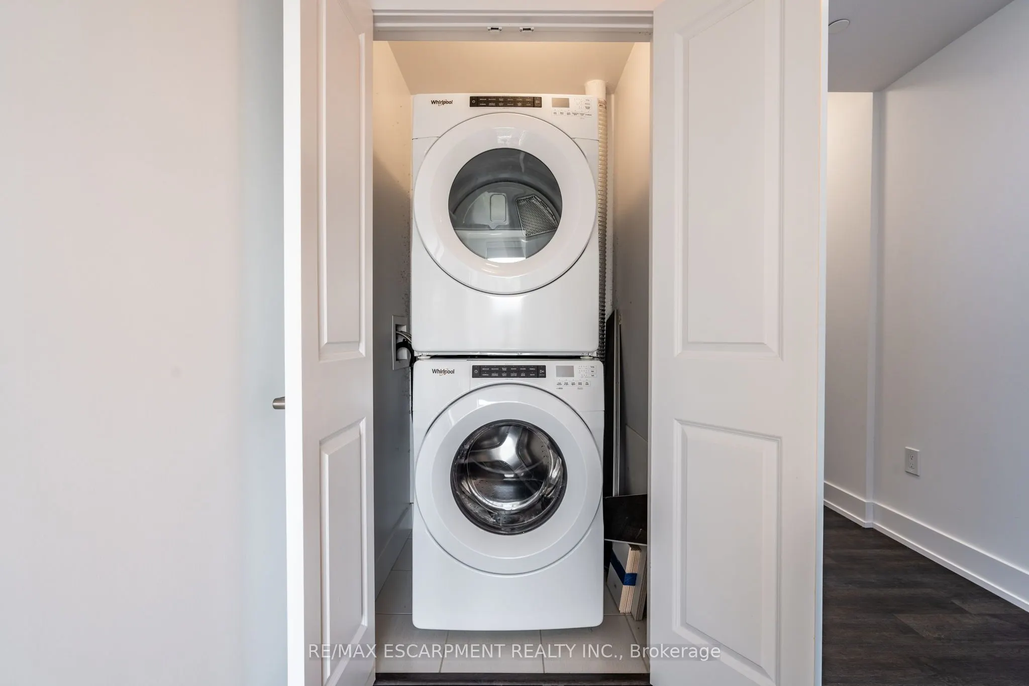 450 Dundas Street E, #1111