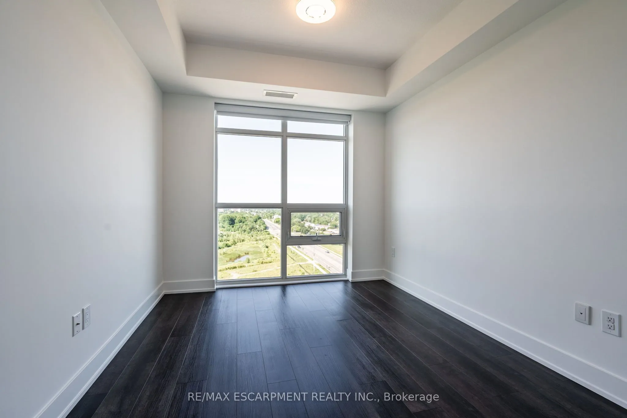 450 Dundas Street E, #1111