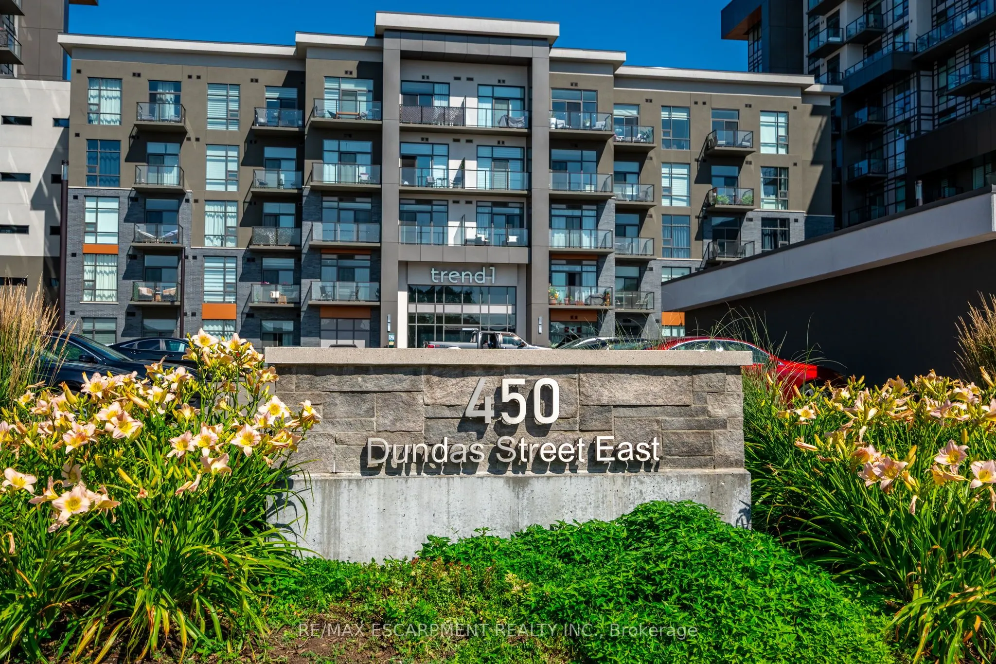 450 Dundas Street E, #1111