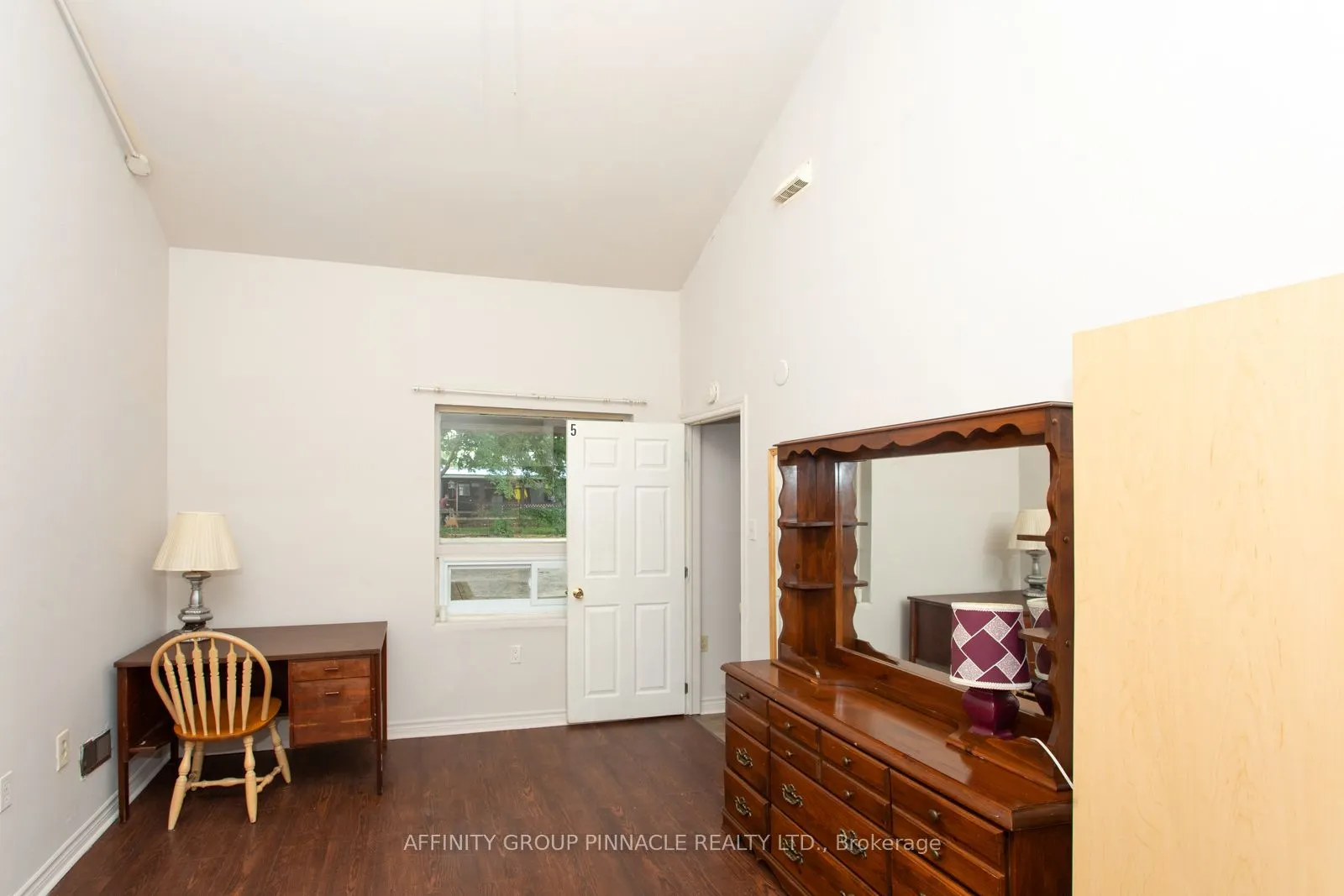 103 Durham Street W