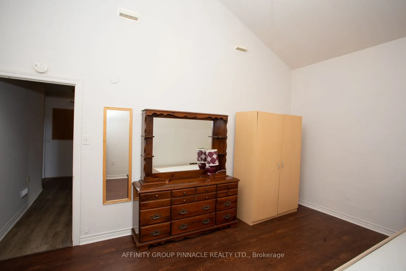 103 Durham Street W