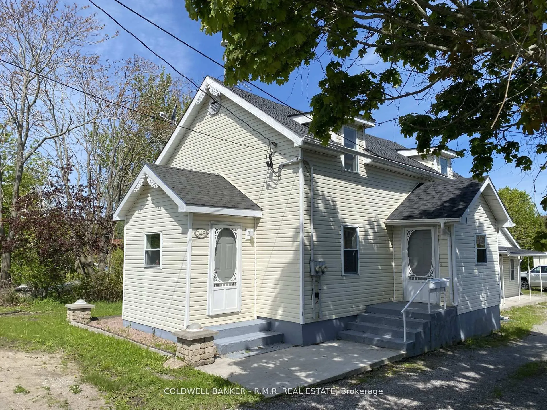 348 University Avenue W