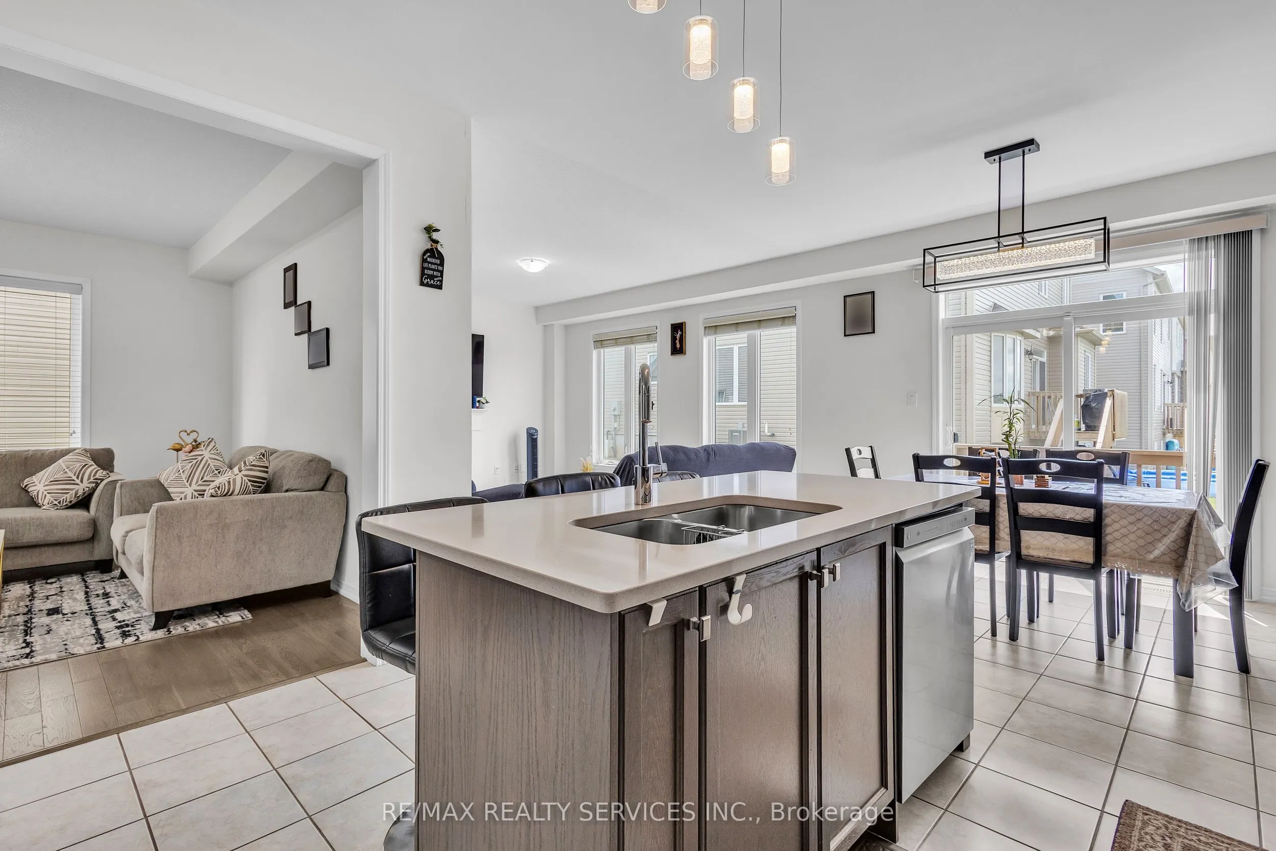 163 Munro Circle