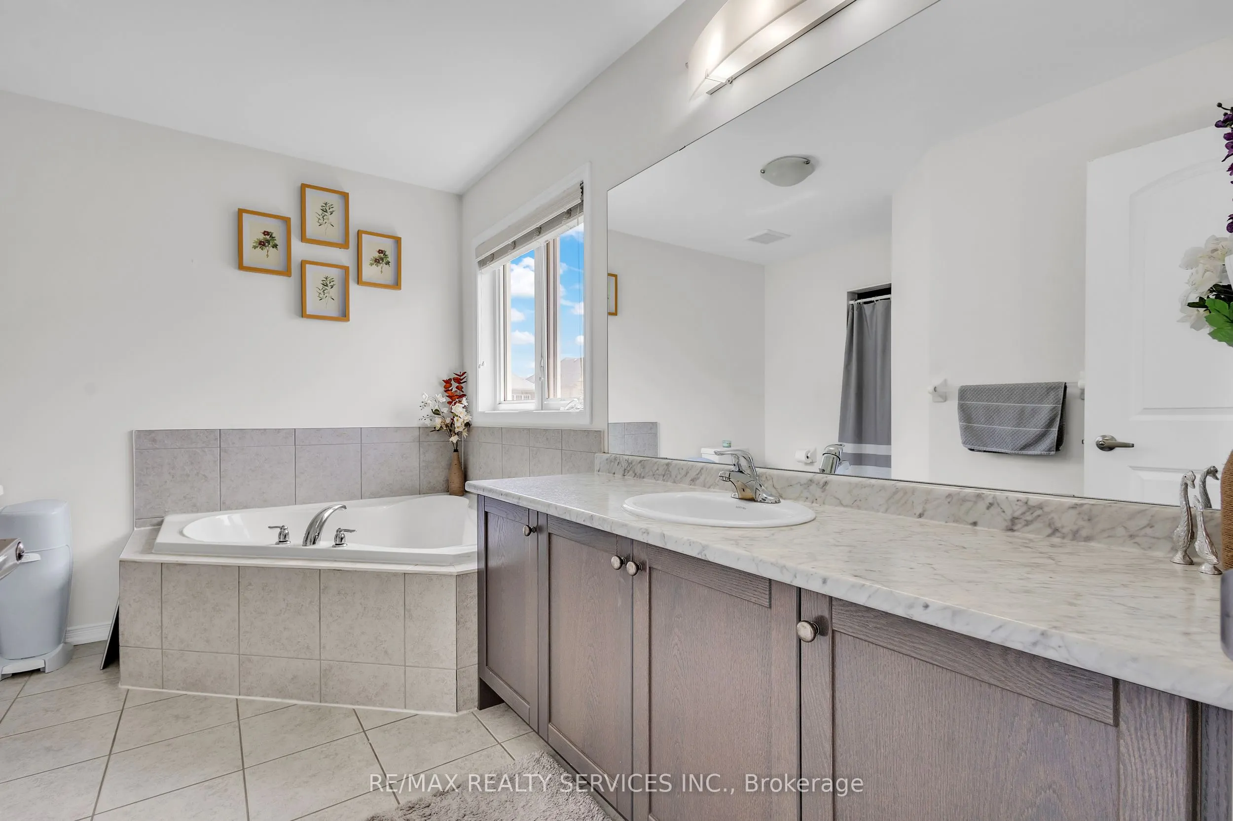 163 Munro Circle
