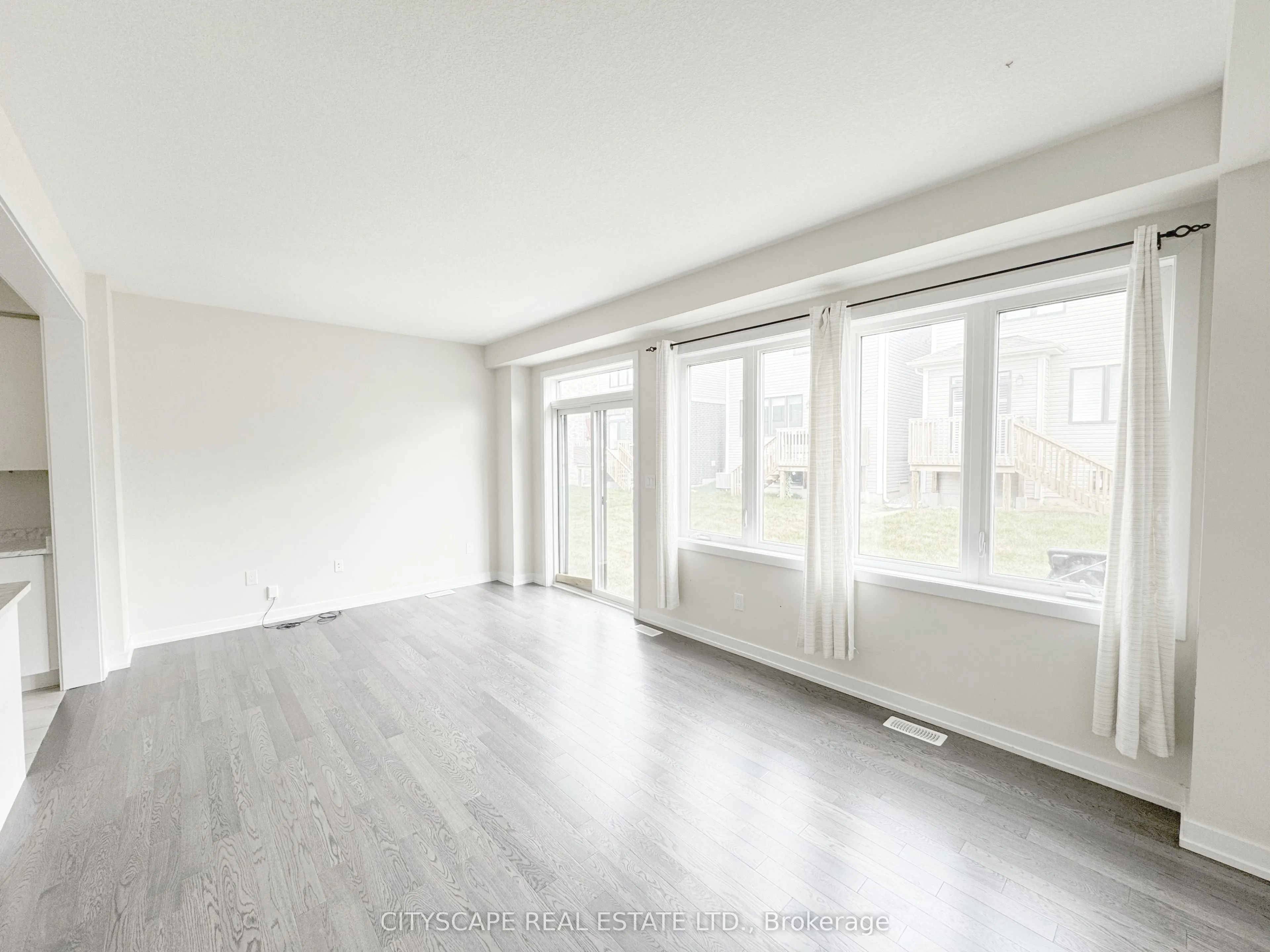 33 Basswood Crescent
