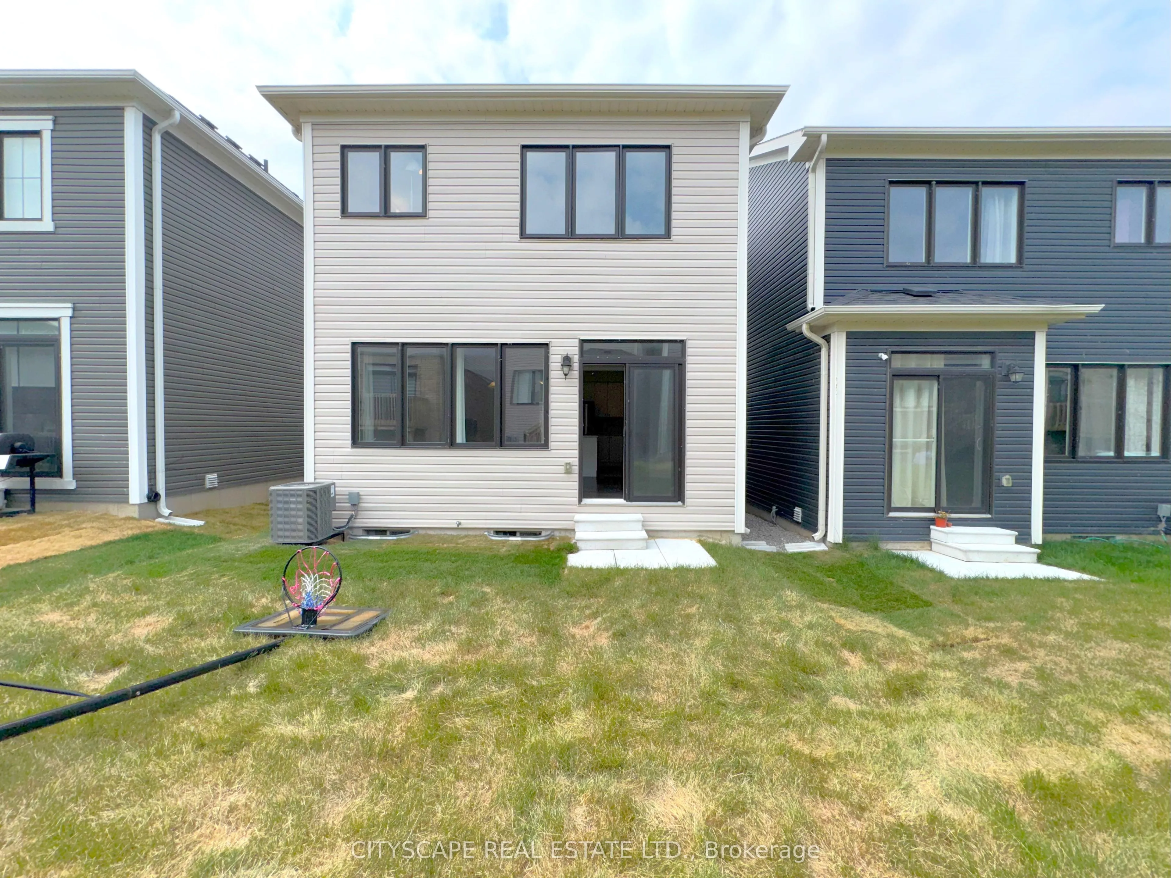 33 Basswood Crescent