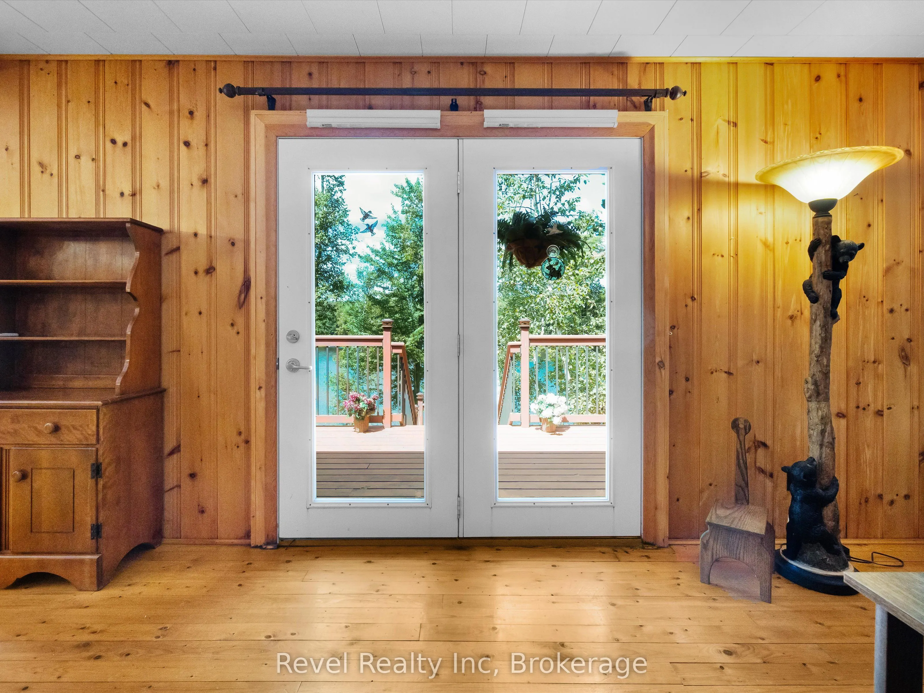 1022 Bird Lake Crescent