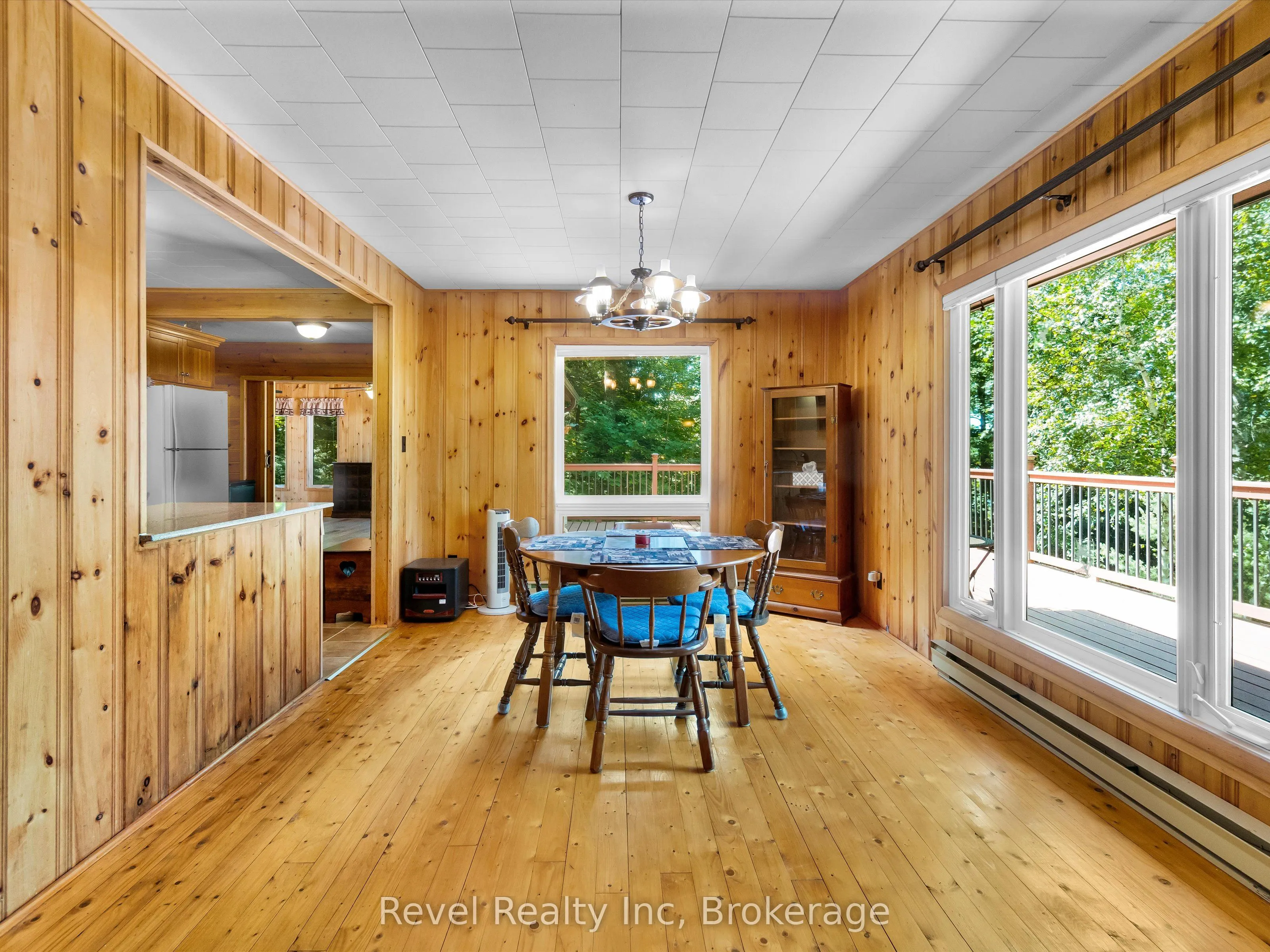 1022 Bird Lake Crescent