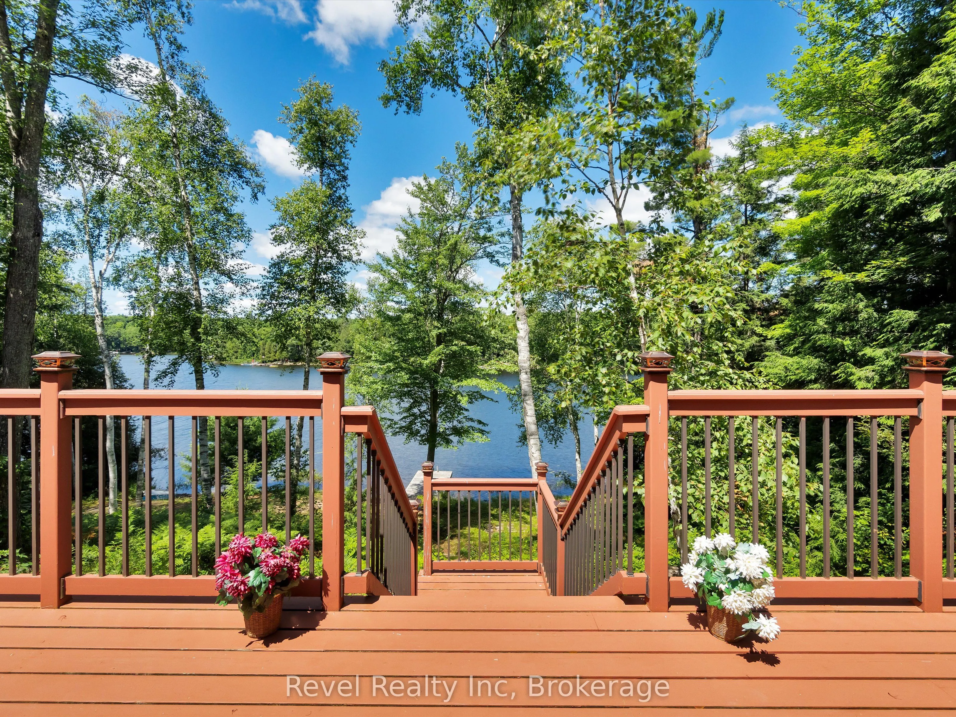 1022 Bird Lake Crescent