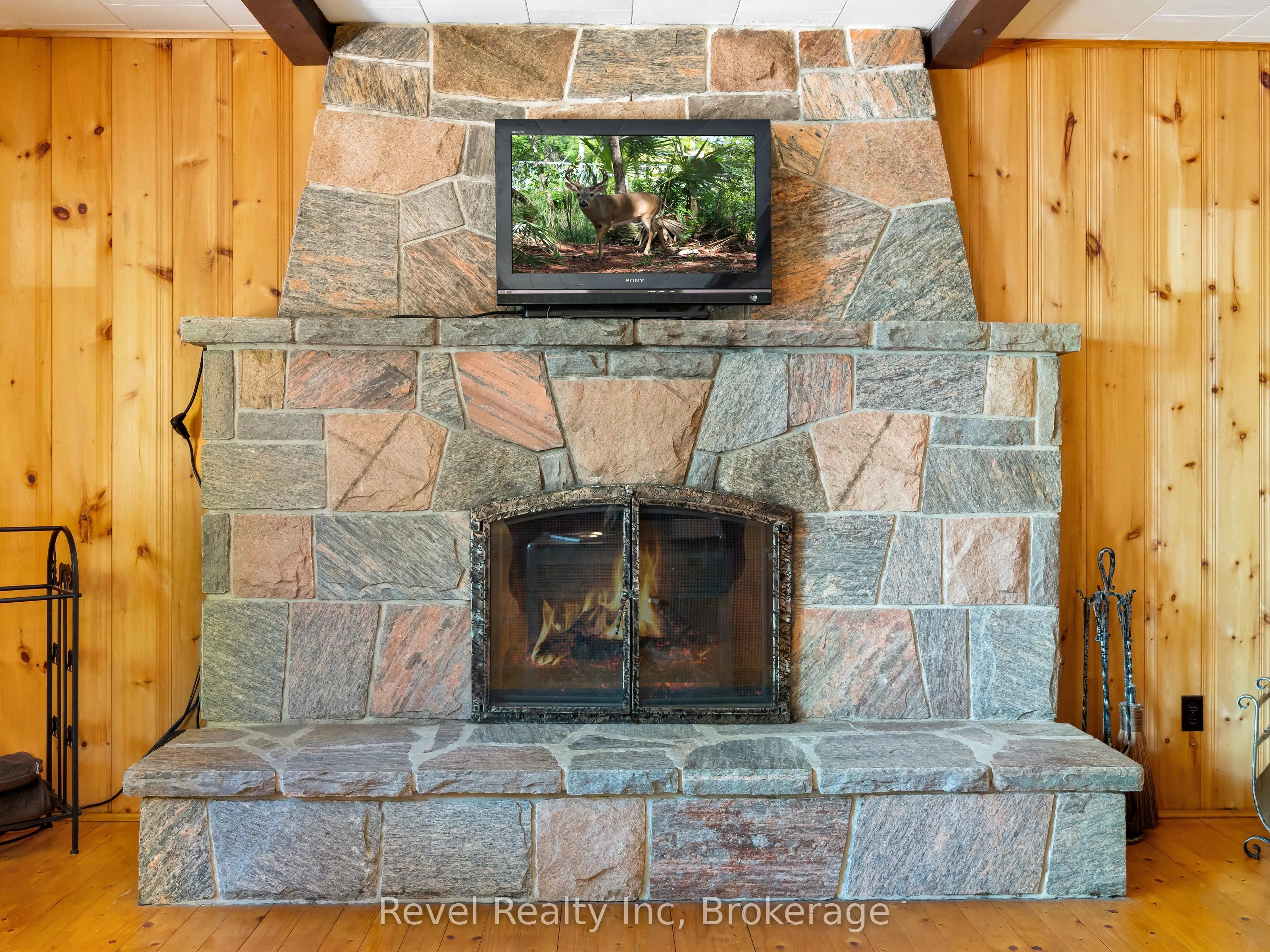 1022 Bird Lake Crescent