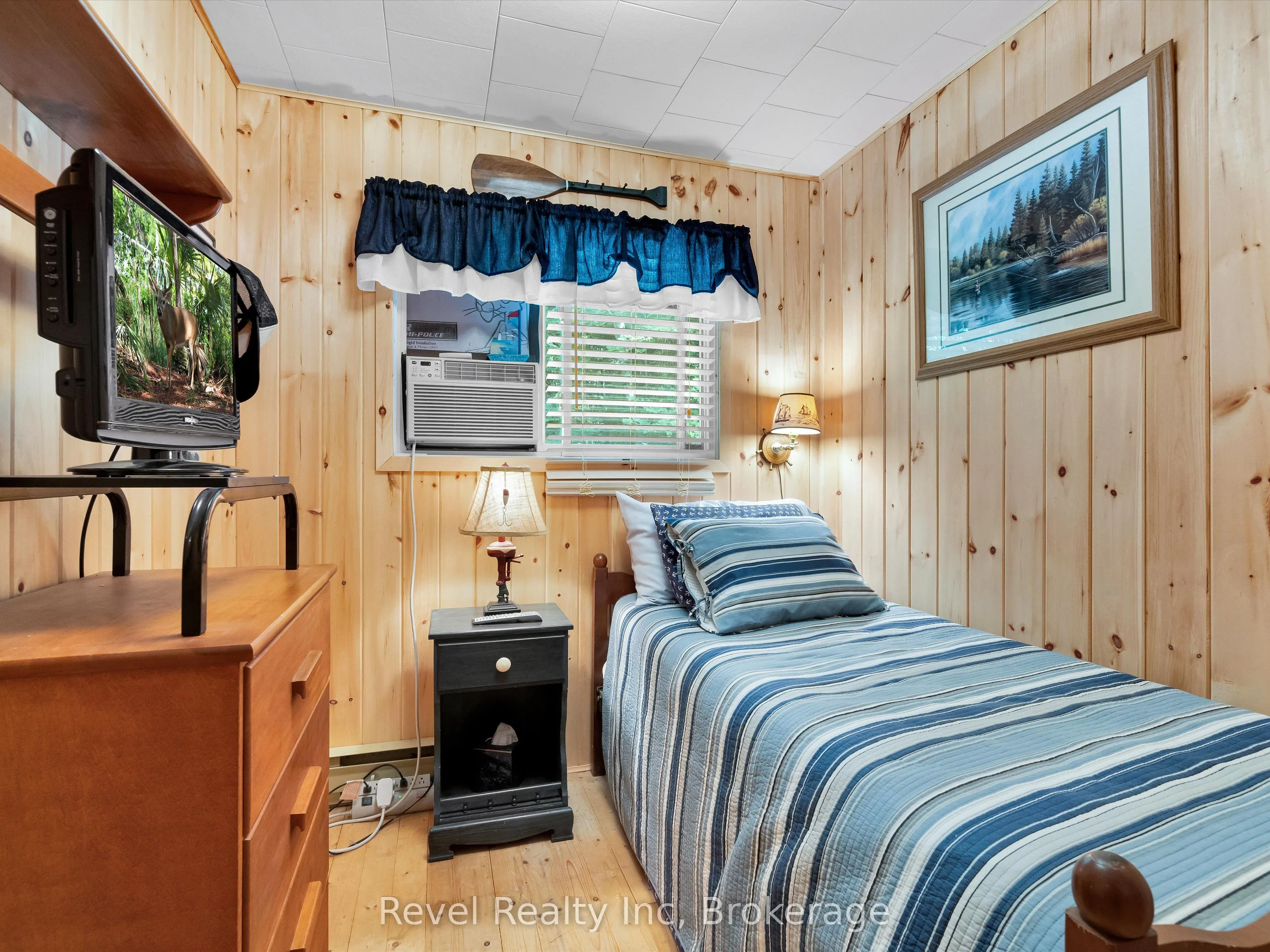 1022 Bird Lake Crescent