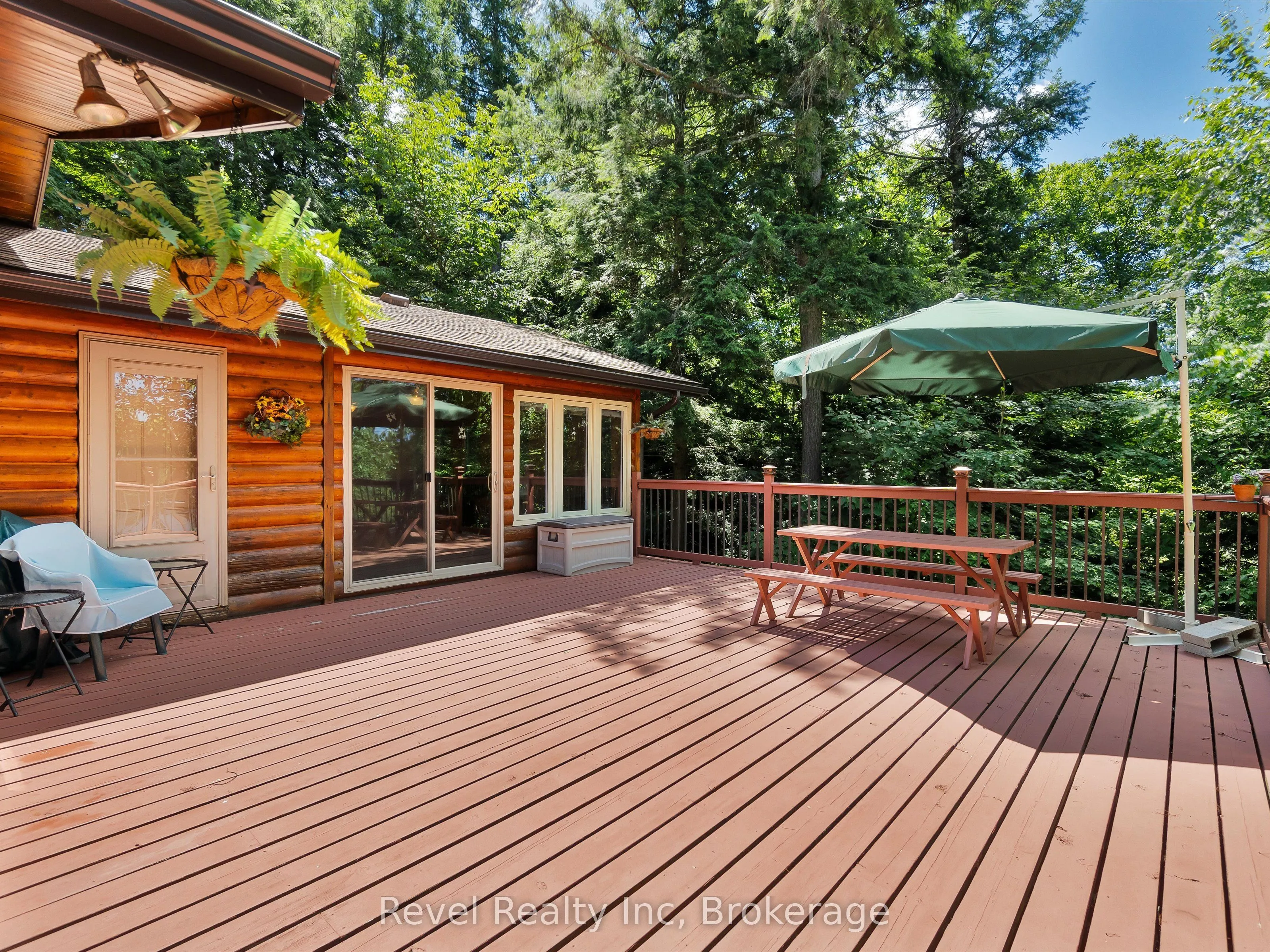 1022 Bird Lake Crescent
