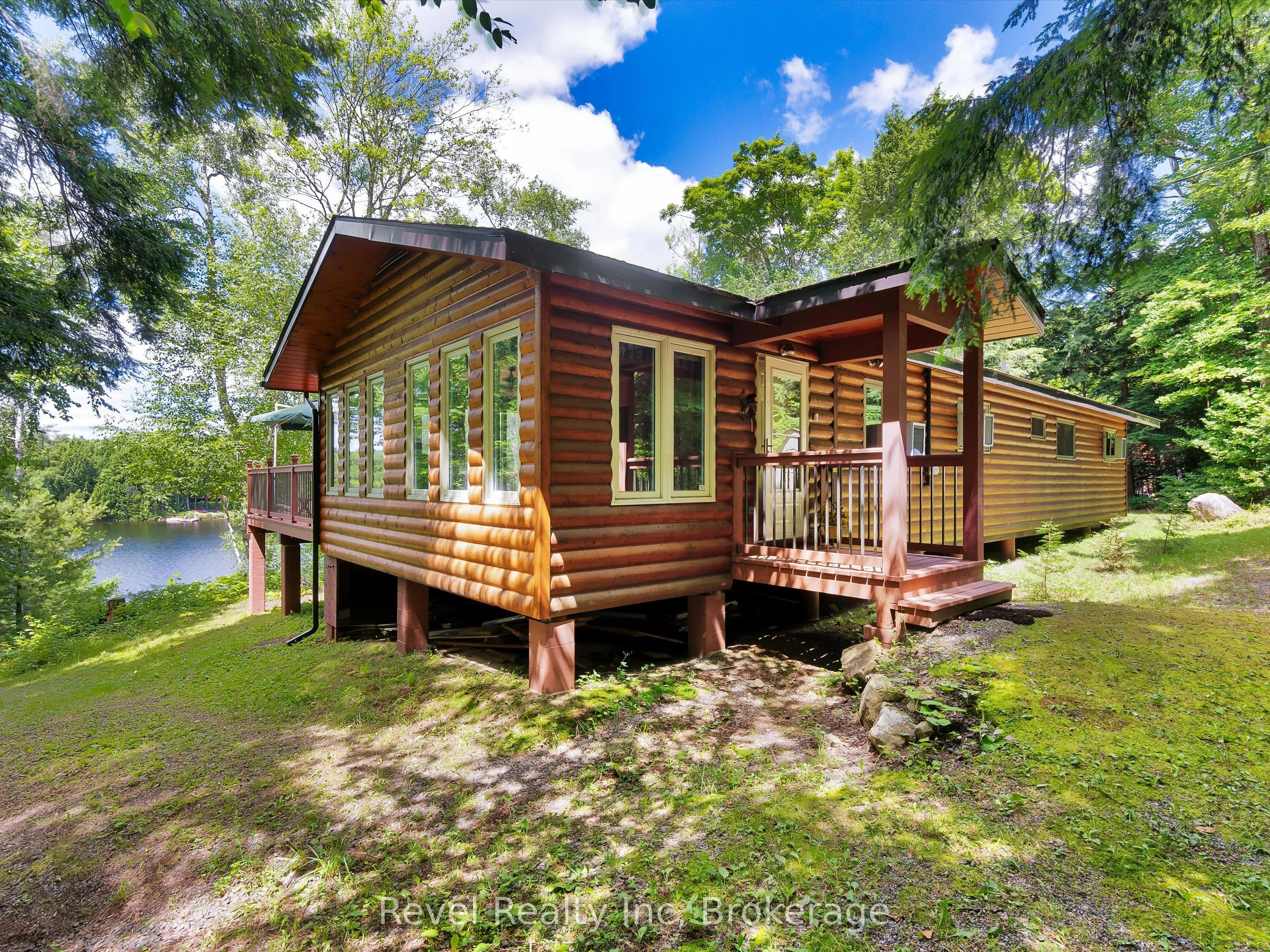 1022 Bird Lake Crescent